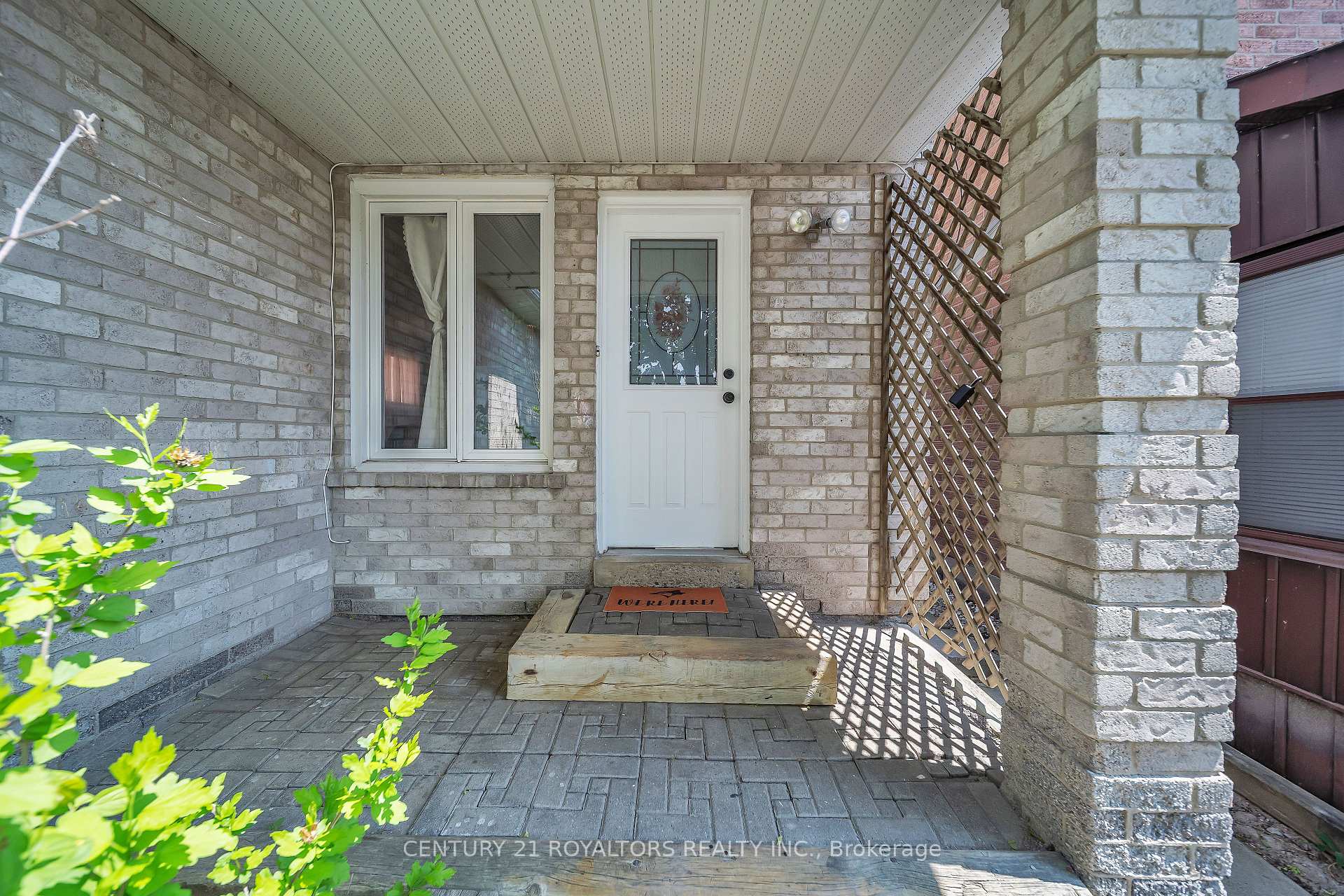 Photo 8 of 19 Palmer Drive, Ajax, Central — HOMEH