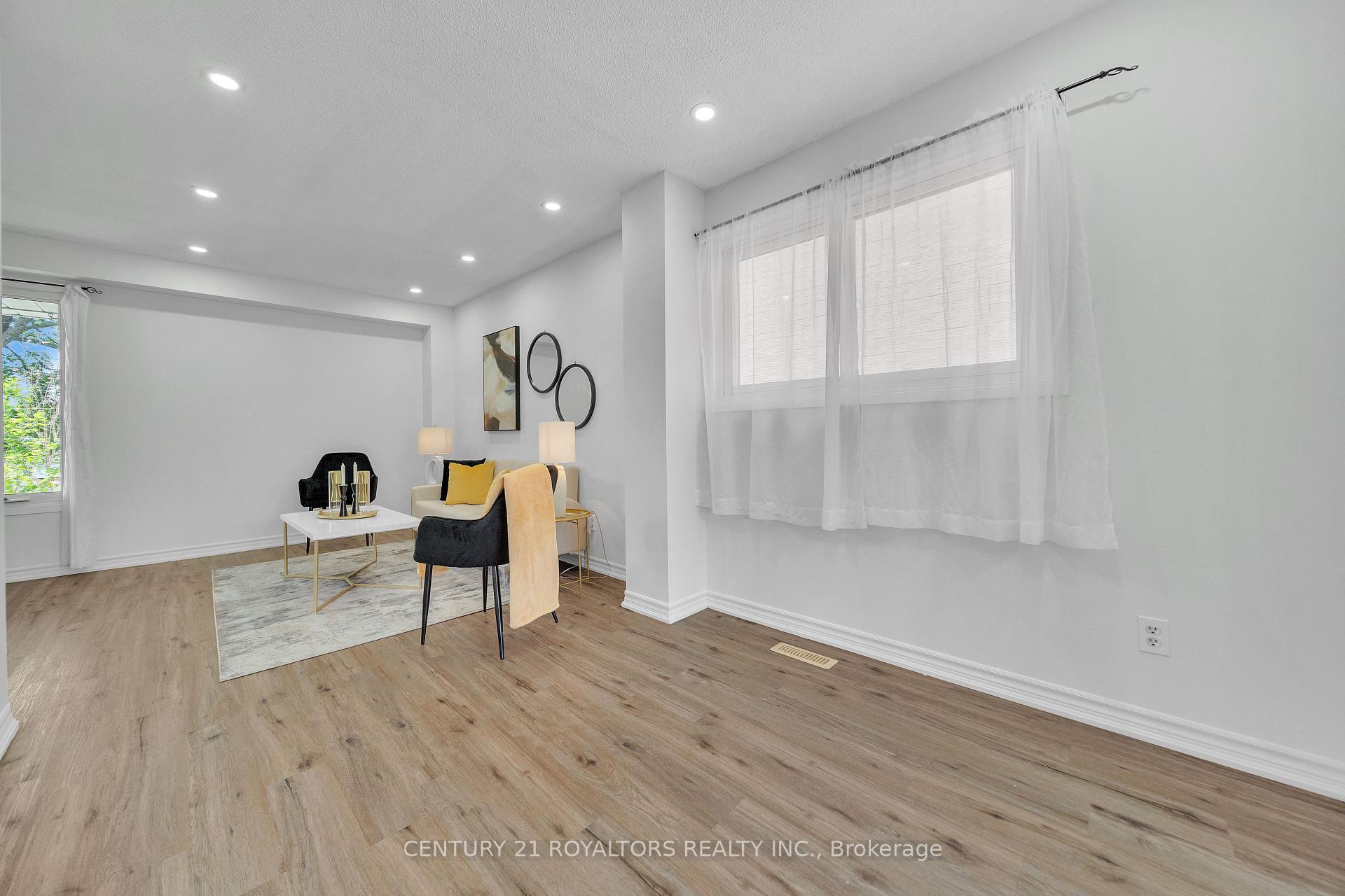 Photo 10 of 19 Palmer Drive, Ajax, Central — HOMEH
