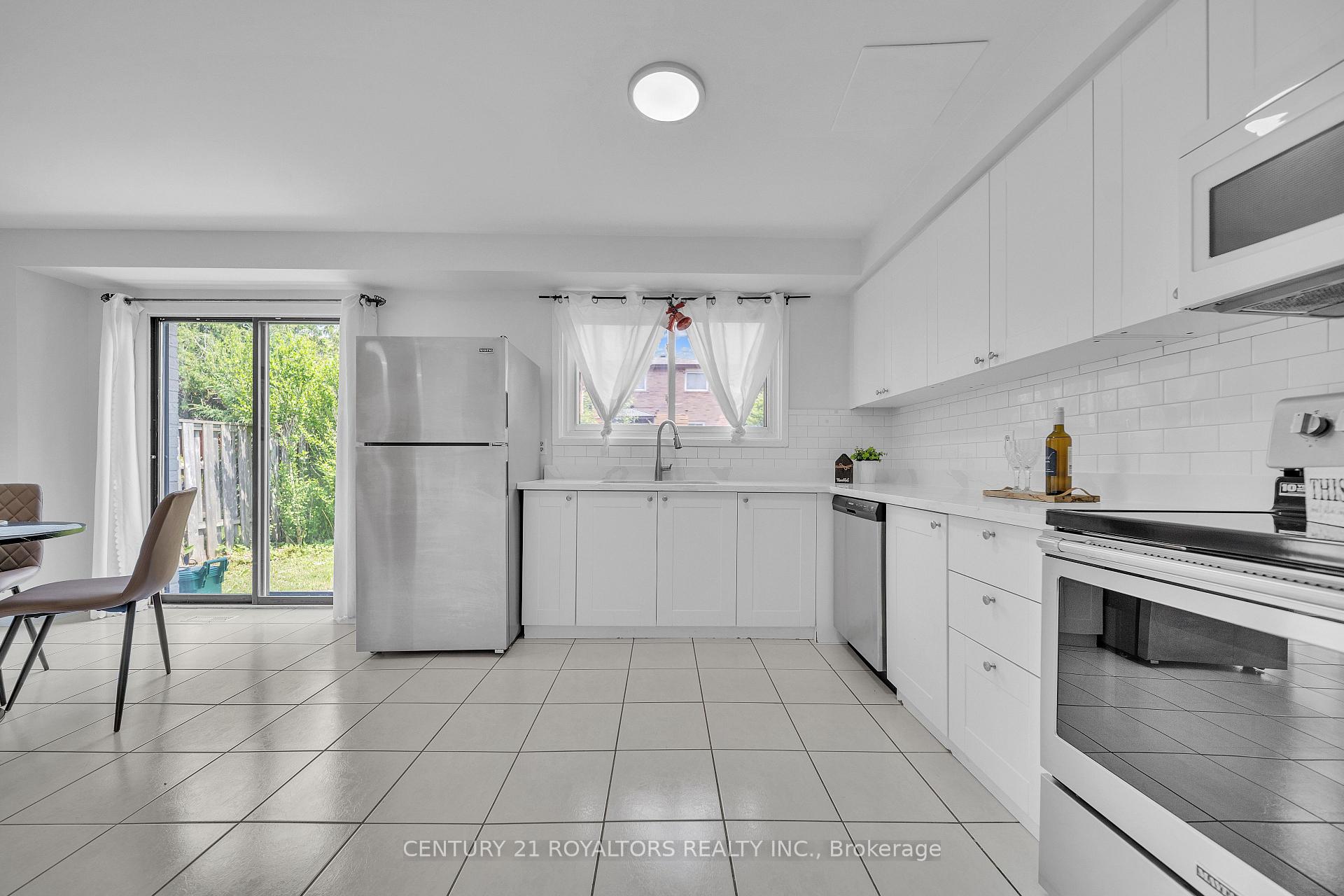 Photo 18 of 19 Palmer Drive, Ajax, Central — HOMEH