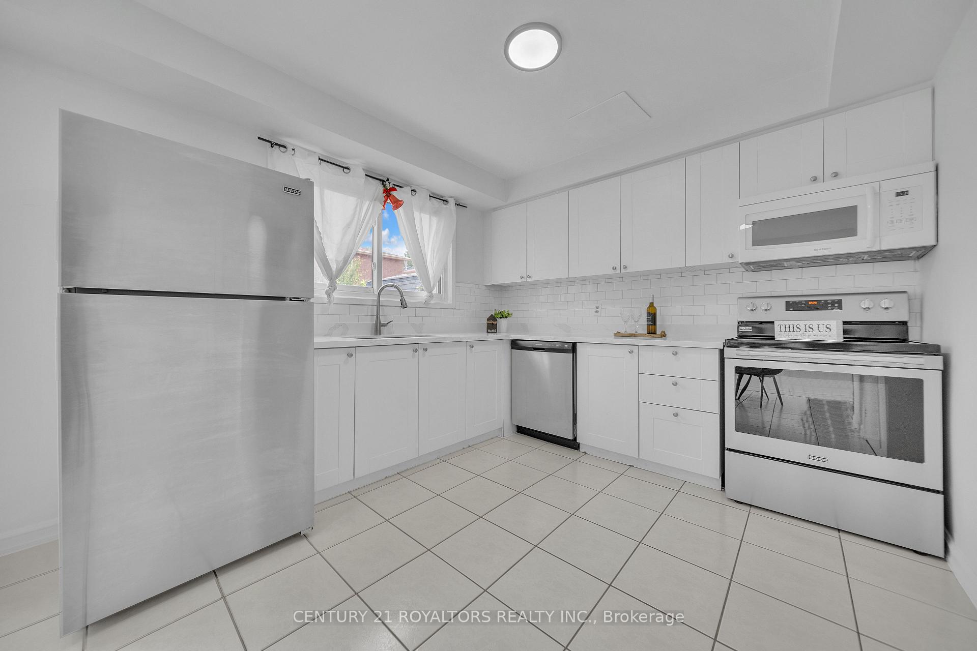 Photo 17 of 19 Palmer Drive, Ajax, Central — HOMEH