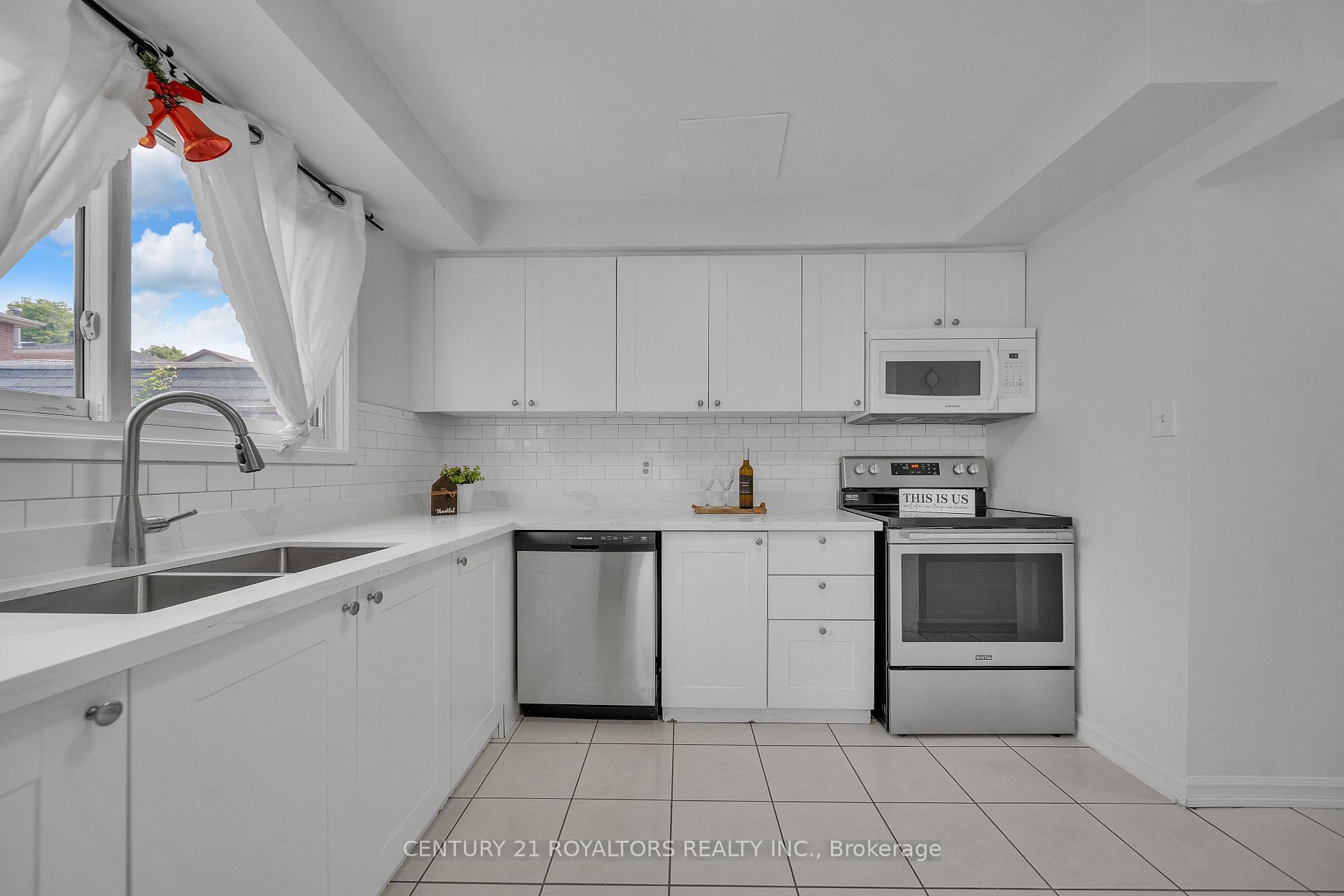 Photo 20 of 19 Palmer Drive, Ajax, Central — HOMEH