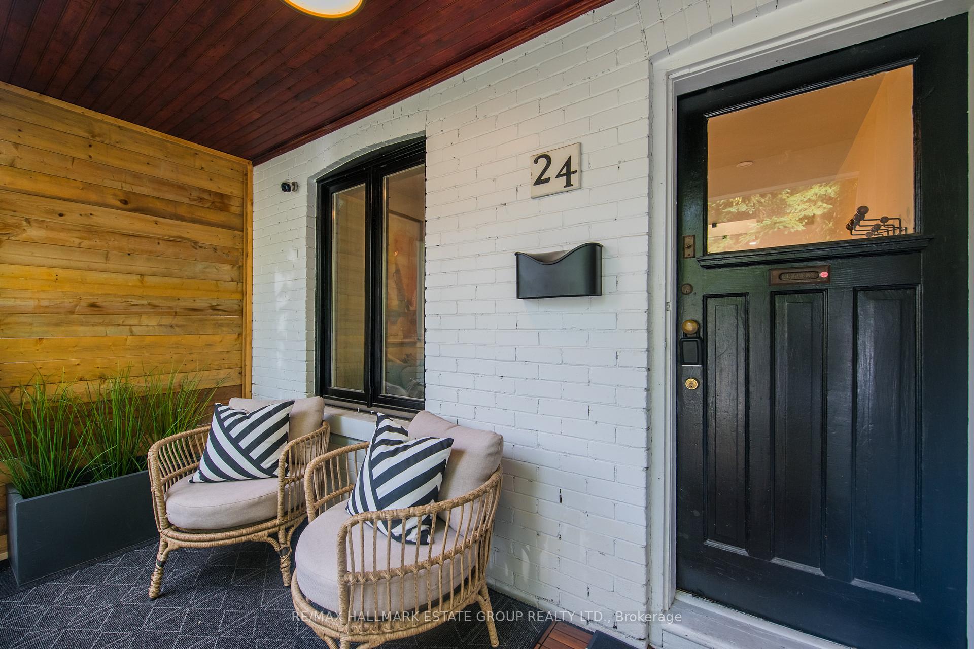 Photo 4 of 24 Pickering Street, Toronto, East End-Danforth — HOMEH