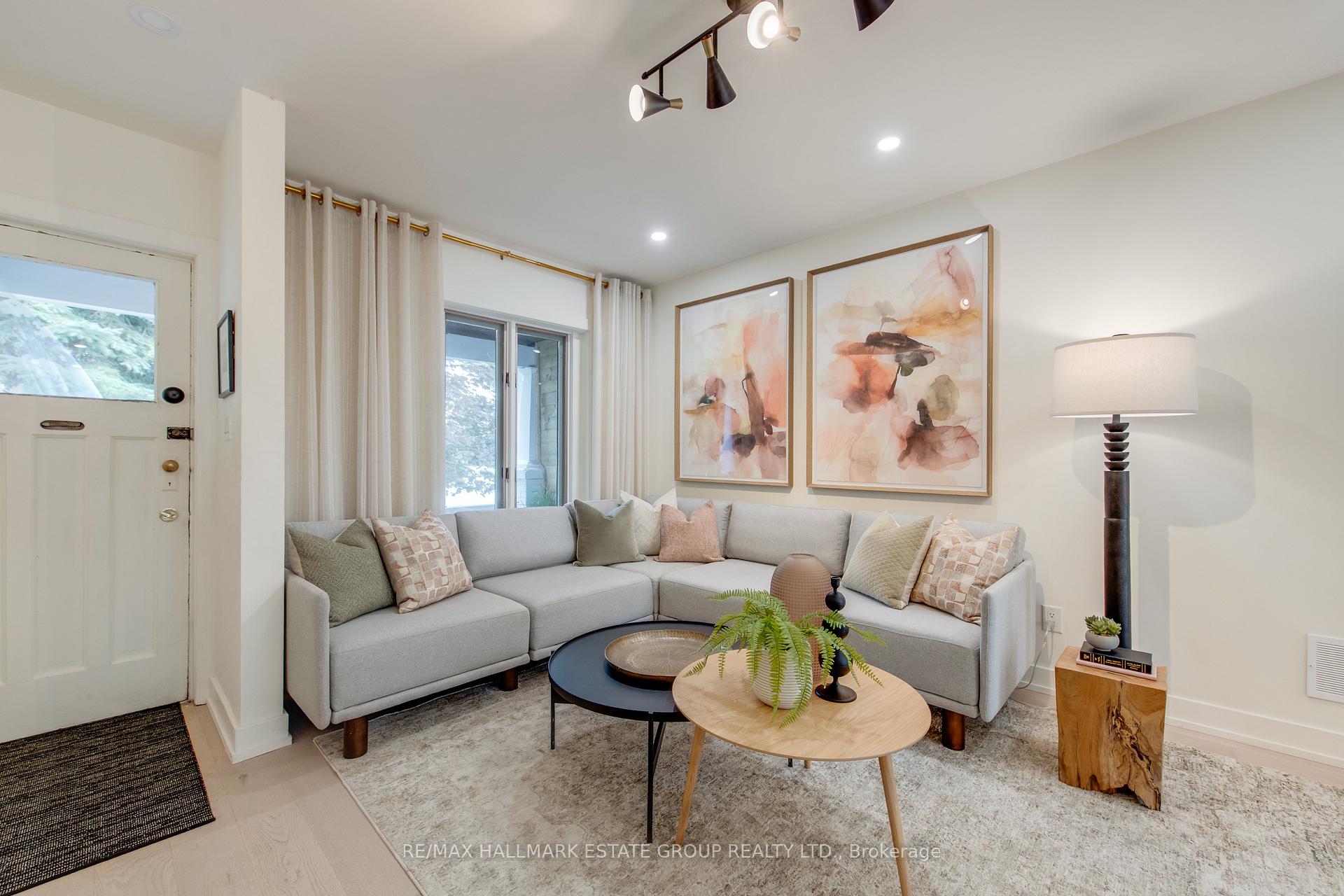 Photo 6 of 24 Pickering Street, Toronto, East End-Danforth — HOMEH