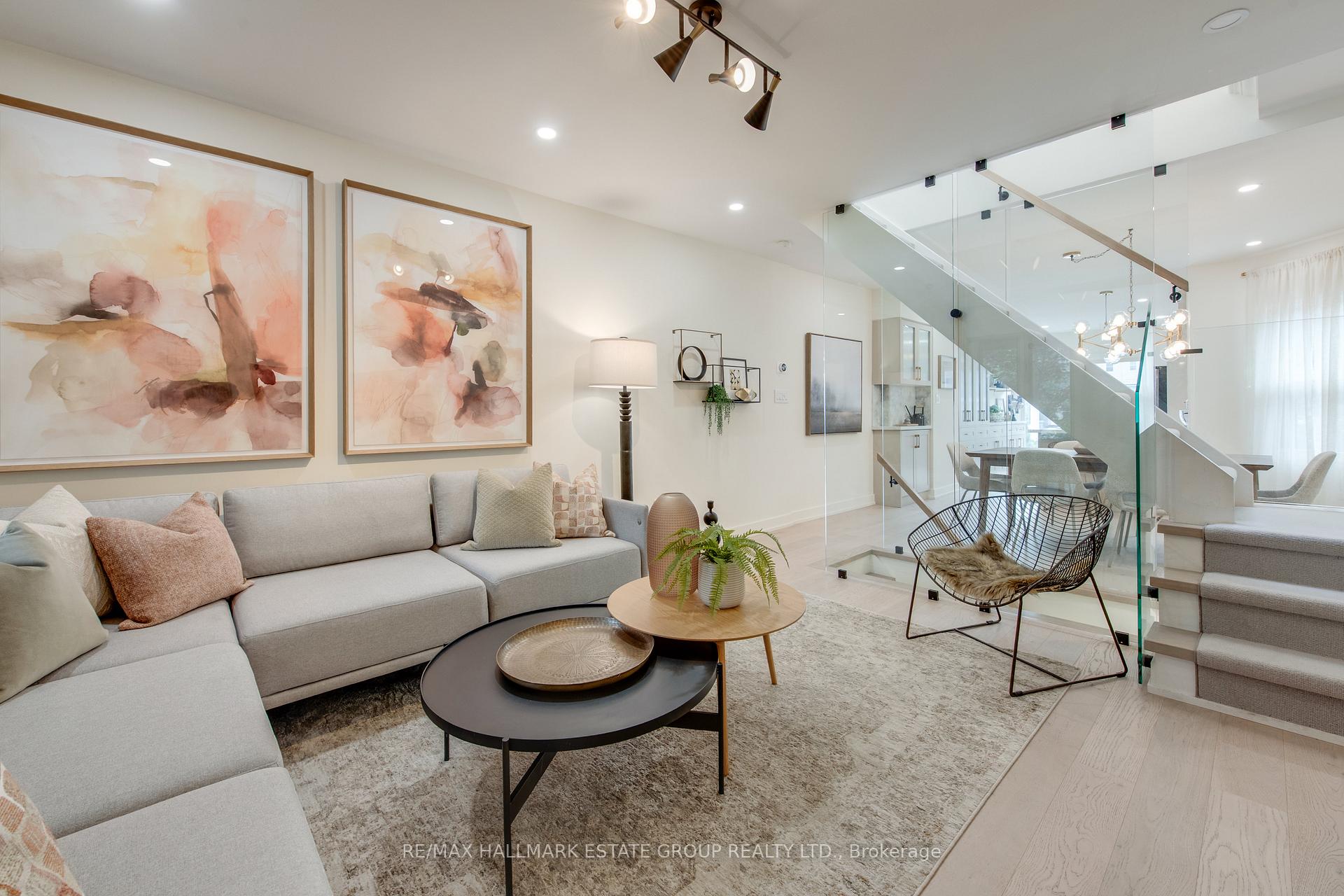 Photo 2 of 24 Pickering Street, Toronto, East End-Danforth — HOMEH
