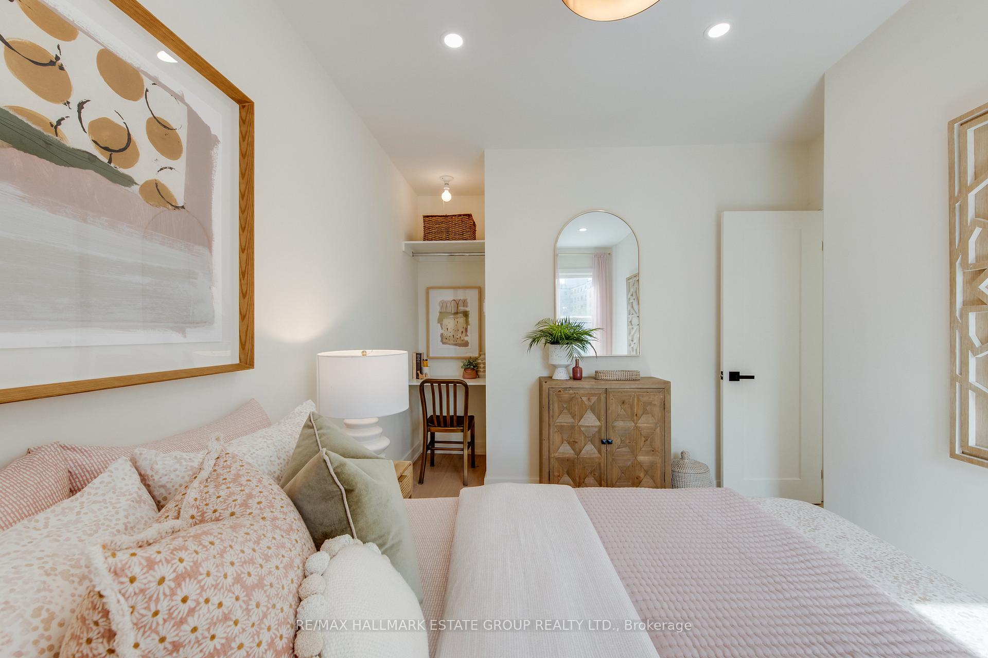 Photo 33 of 24 Pickering Street, Toronto, East End-Danforth — HOMEH
