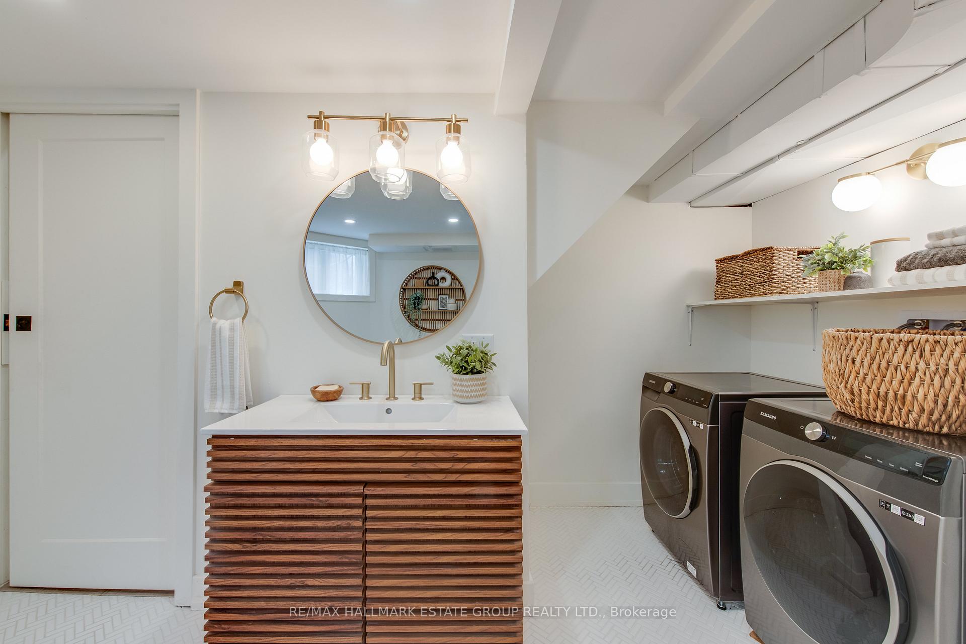 Photo 36 of 24 Pickering Street, Toronto, East End-Danforth — HOMEH