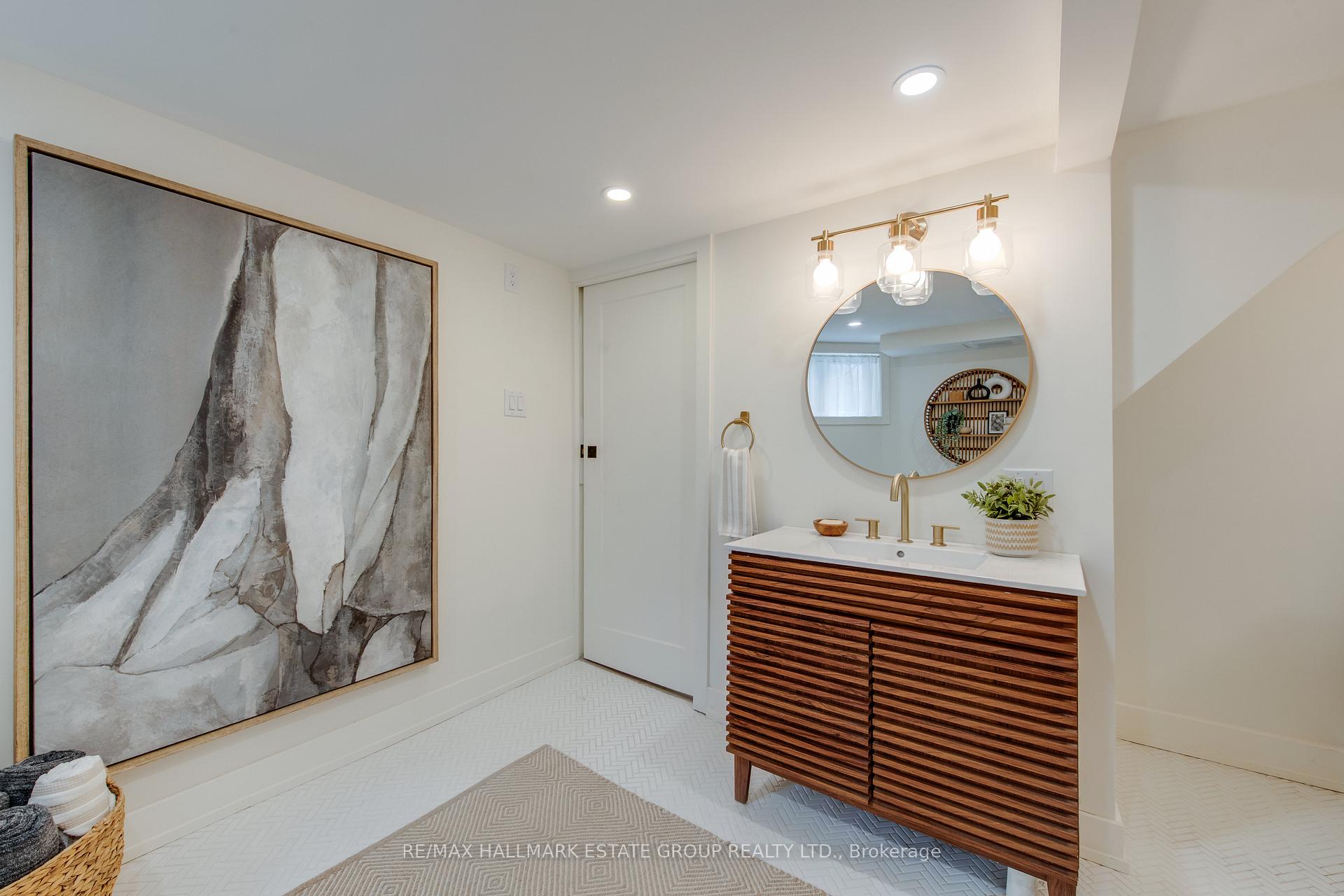 Photo 40 of 24 Pickering Street, Toronto, East End-Danforth — HOMEH