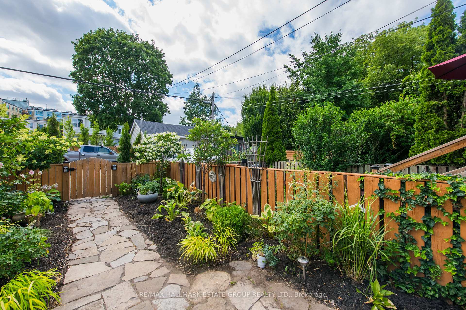 Photo 49 of 24 Pickering Street, Toronto, East End-Danforth — HOMEH