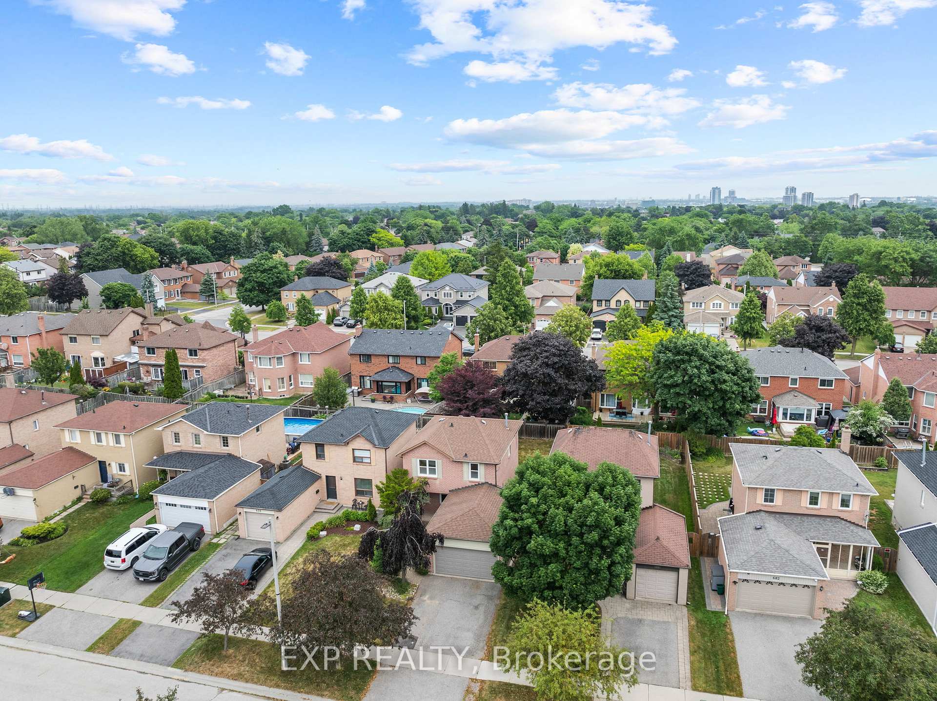 Photo 1 of 678 Beckworth Square, Pickering, Amberlea — HOMEH