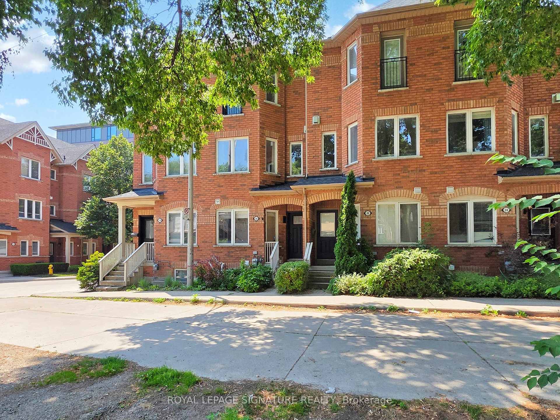 Photo 8 of 20 Filmic Lane, Toronto, South Riverdale — HOMEH