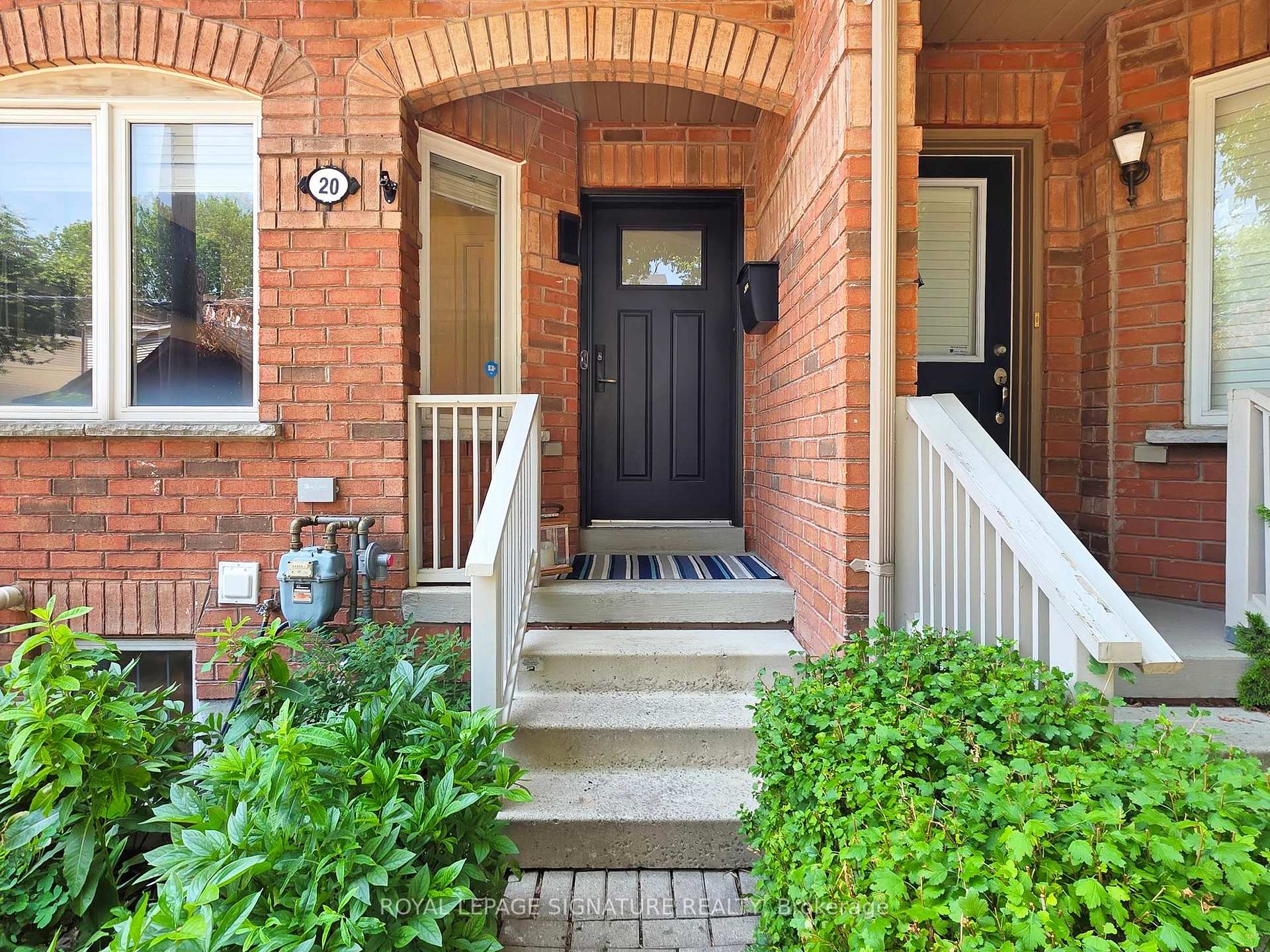 Photo 5 of 20 Filmic Lane, Toronto, South Riverdale — HOMEH