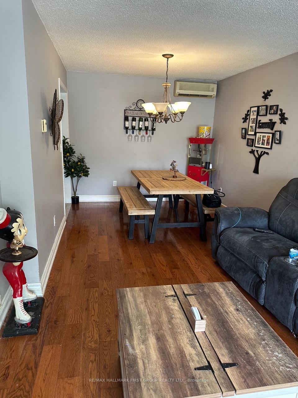 Photo 2 of 39 Varcoe Road, Clarington, Courtice — HOMEH
