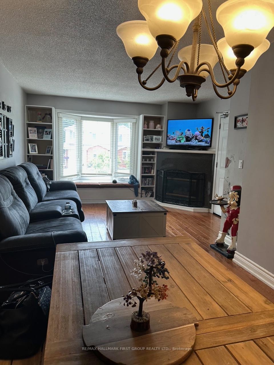 Photo 3 of 39 Varcoe Road, Clarington, Courtice — HOMEH
