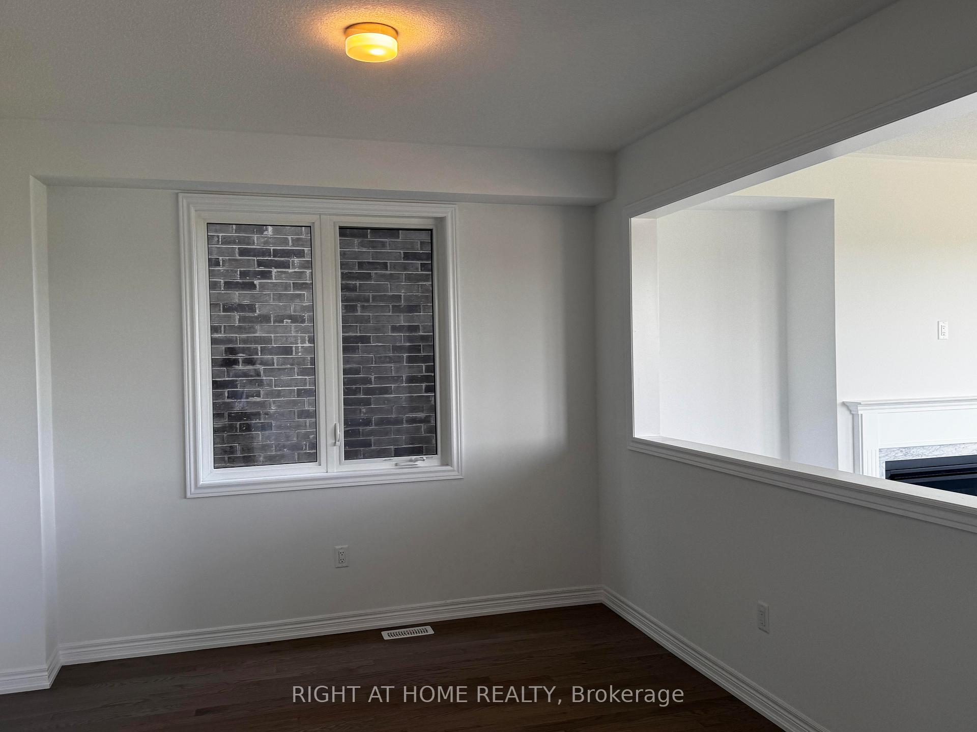 Photo 10 of 154 Thicketwood Avenue, Barrie, Rural Barrie Southeast — HOMEH