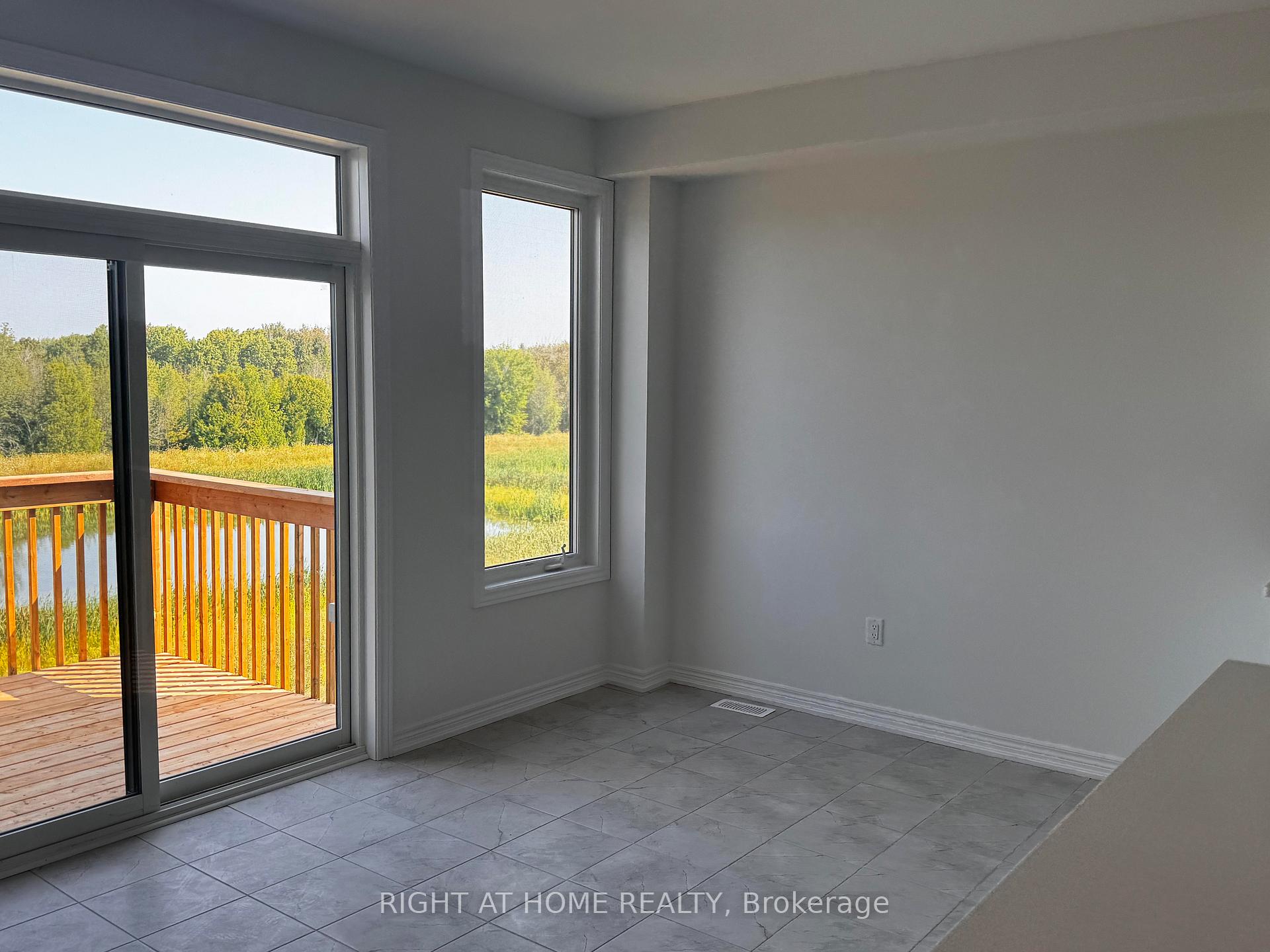 Photo 11 of 154 Thicketwood Avenue, Barrie, Rural Barrie Southeast — HOMEH
