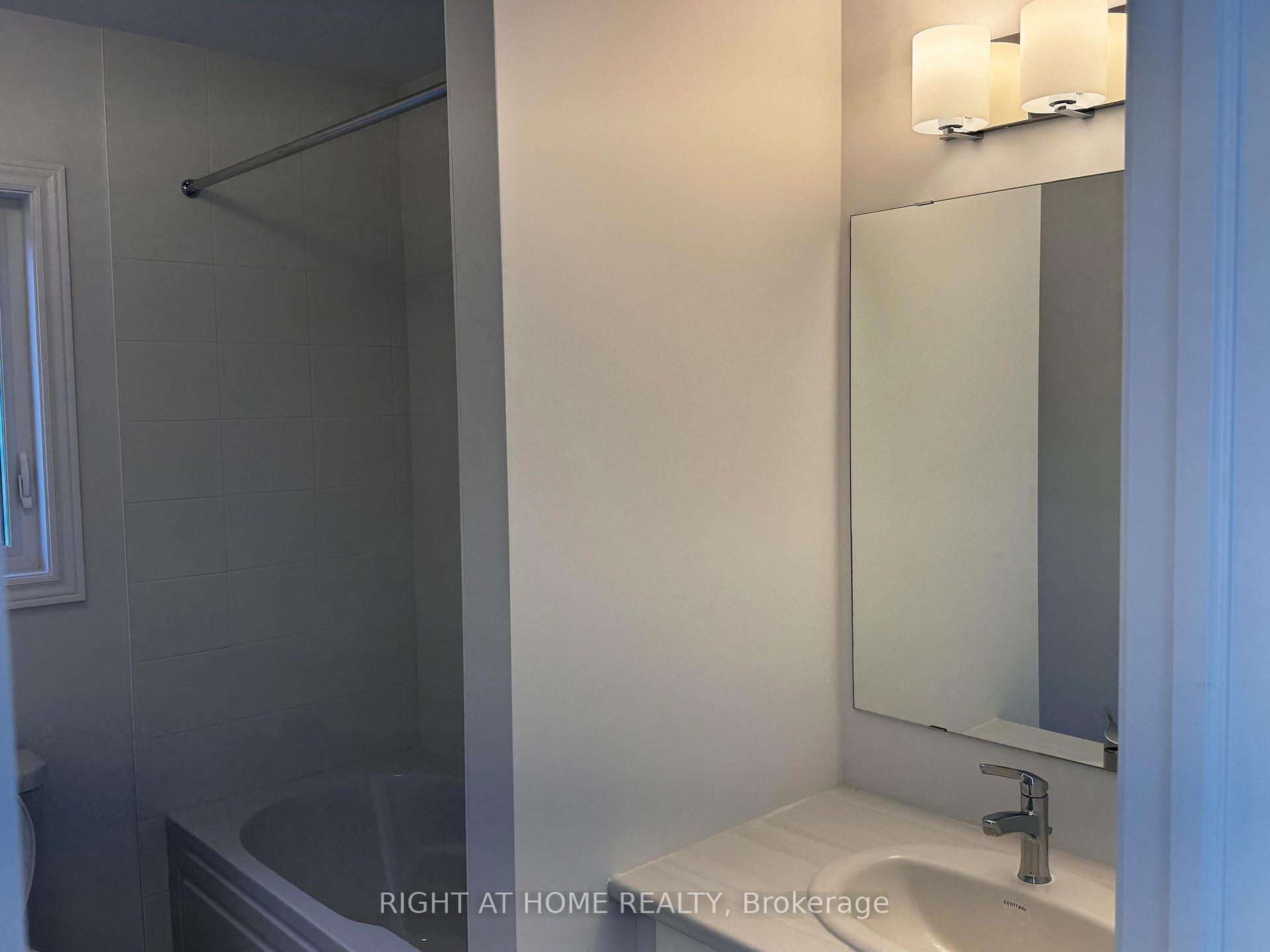 Photo 24 of 154 Thicketwood Avenue, Barrie, Rural Barrie Southeast — HOMEH