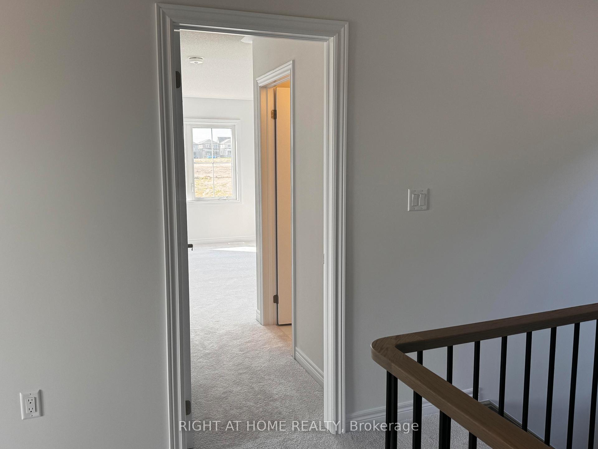 Photo 26 of 154 Thicketwood Avenue, Barrie, Rural Barrie Southeast — HOMEH