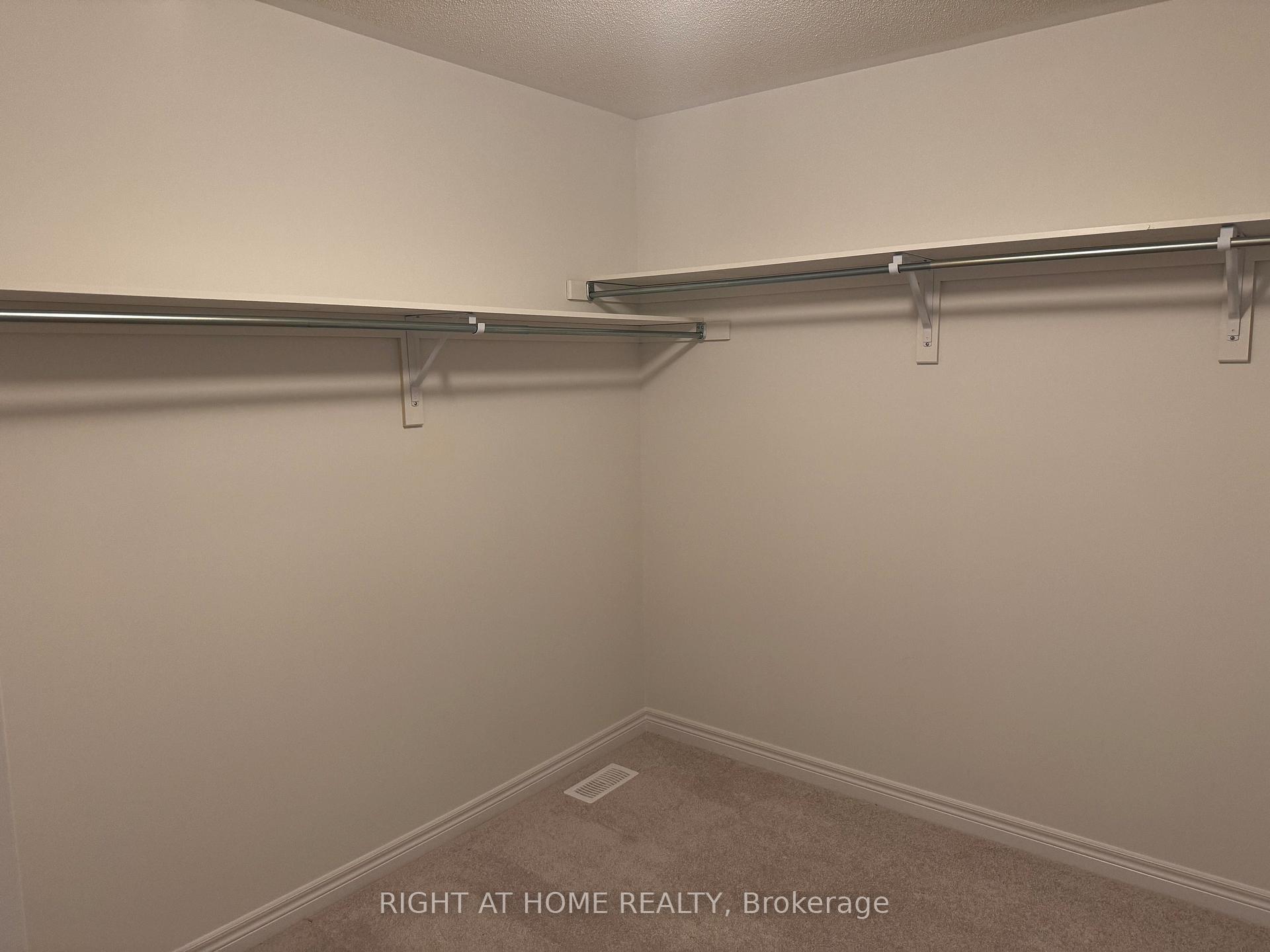 Photo 32 of 154 Thicketwood Avenue, Barrie, Rural Barrie Southeast — HOMEH