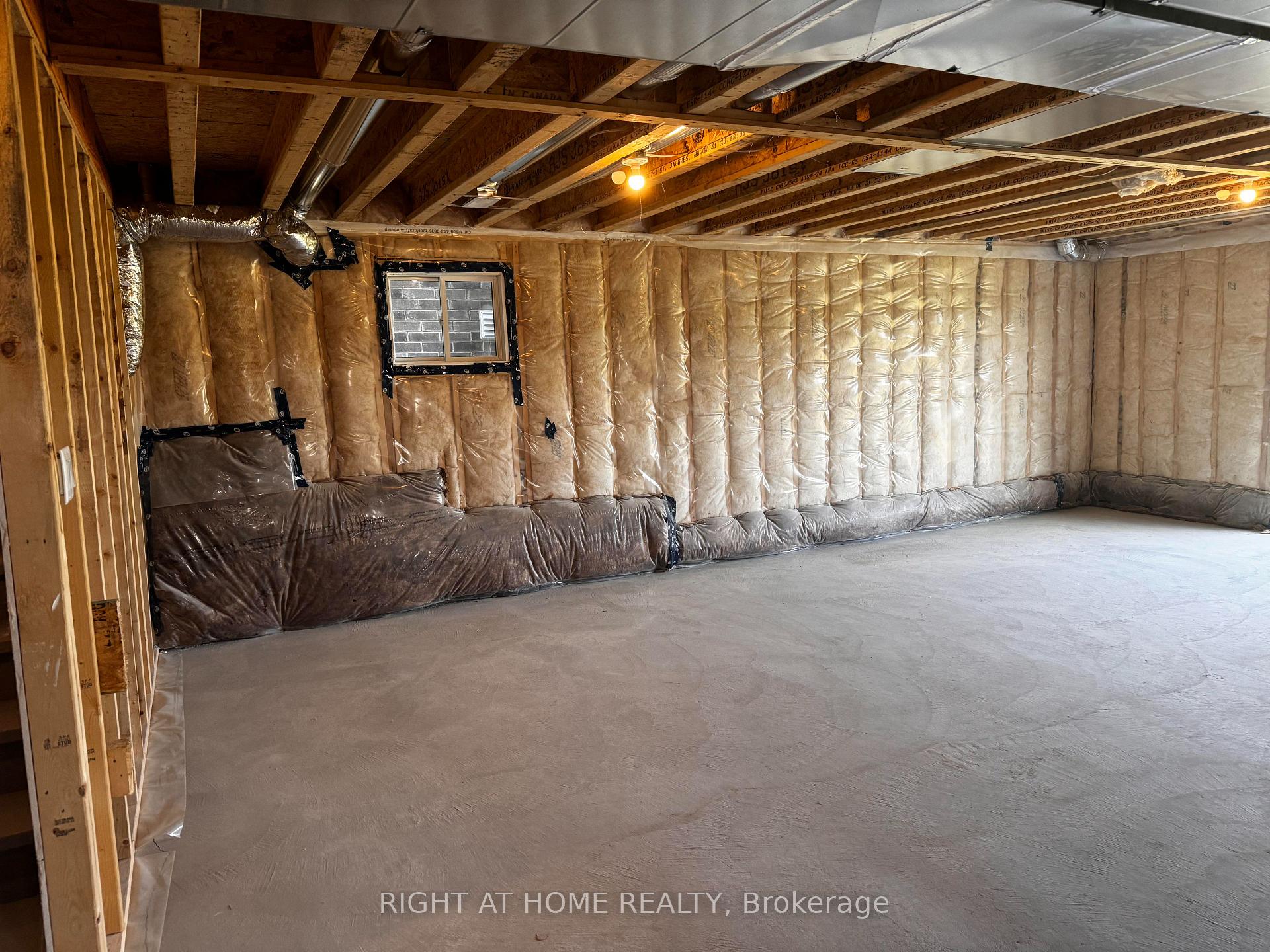 Photo 39 of 154 Thicketwood Avenue, Barrie, Rural Barrie Southeast — HOMEH