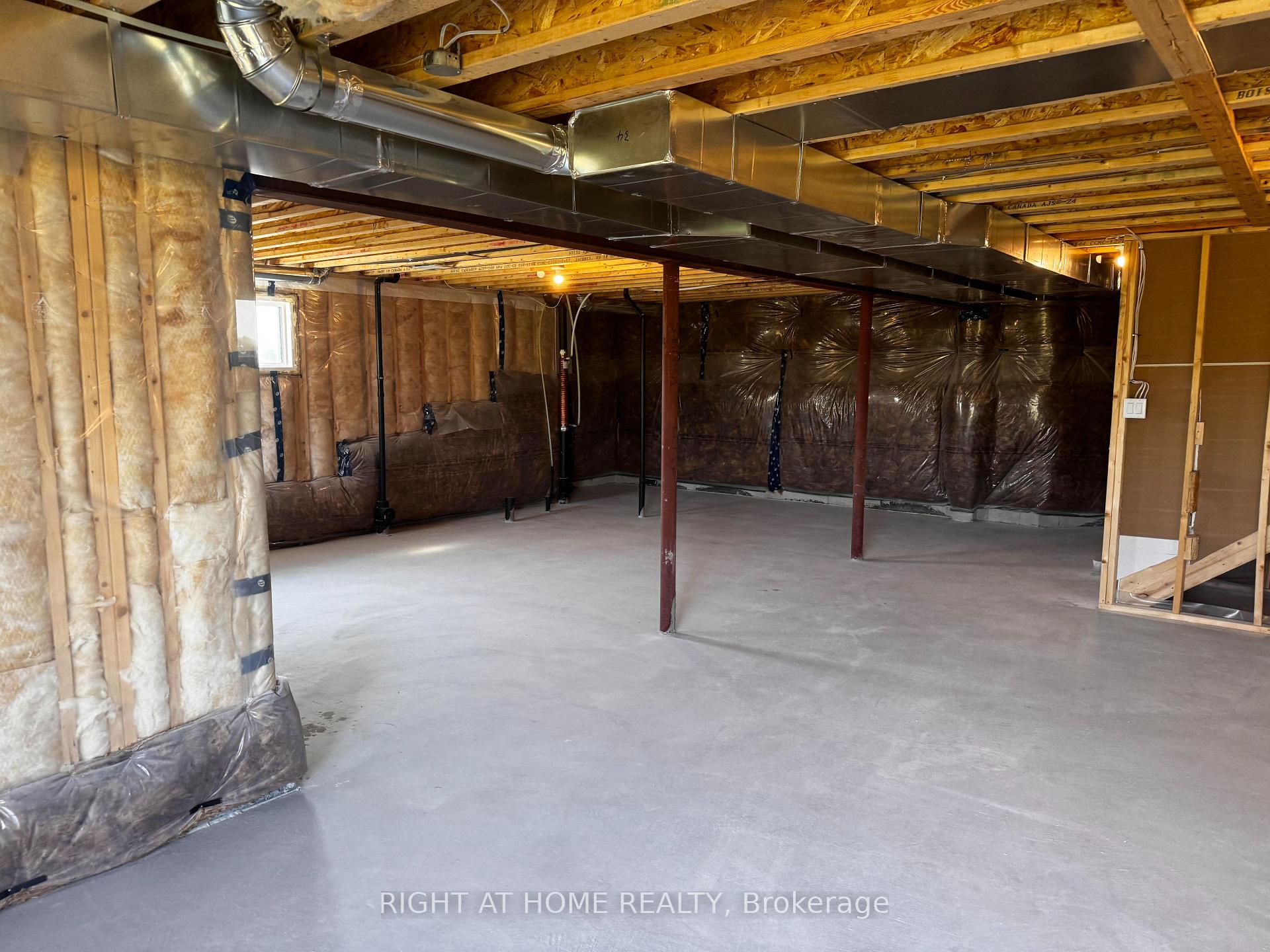 Photo 40 of 154 Thicketwood Avenue, Barrie, Rural Barrie Southeast — HOMEH