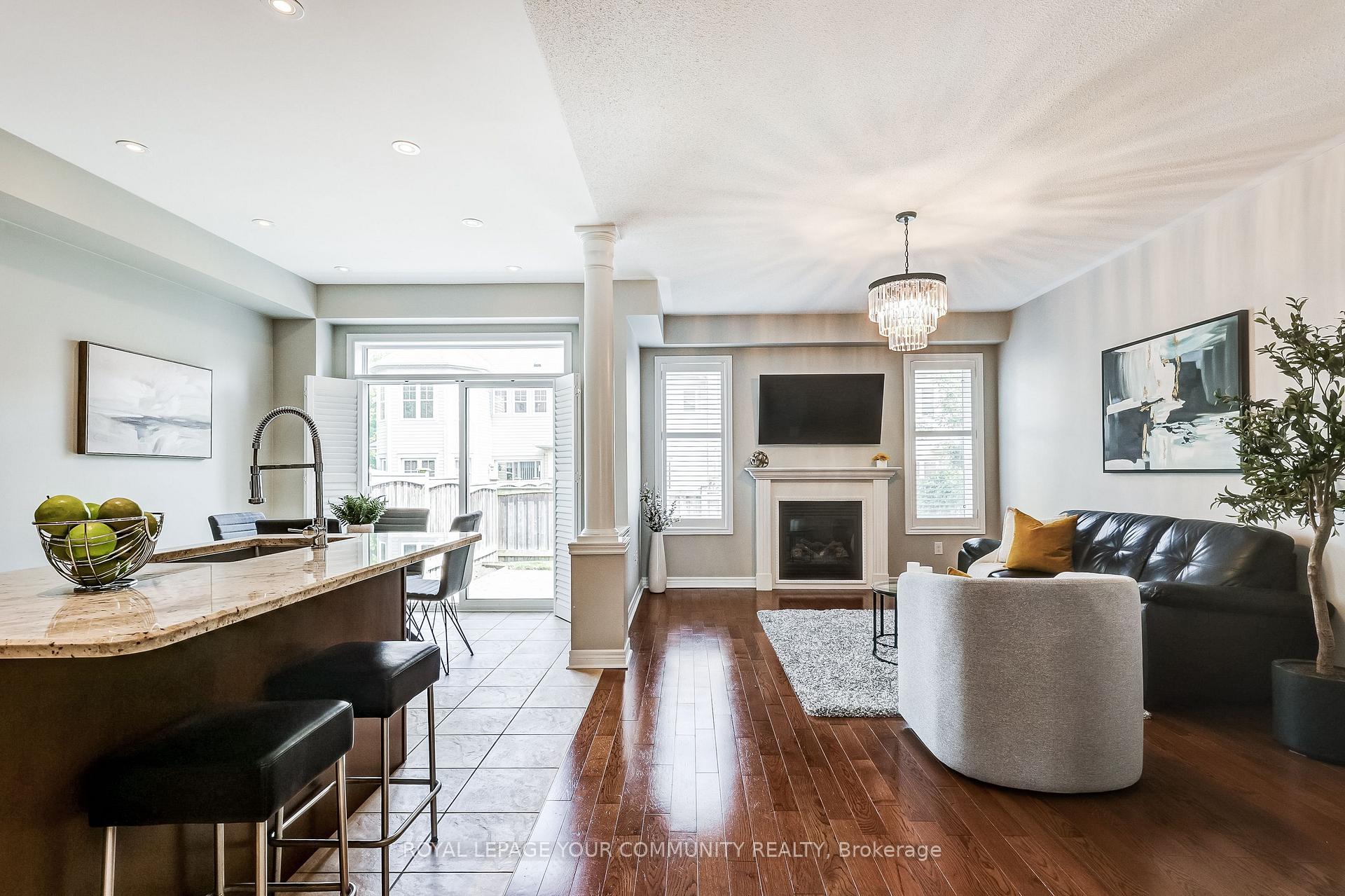 Photo 4 of 190 Harbourside Drive, Whitby, Port Whitby — HOMEH