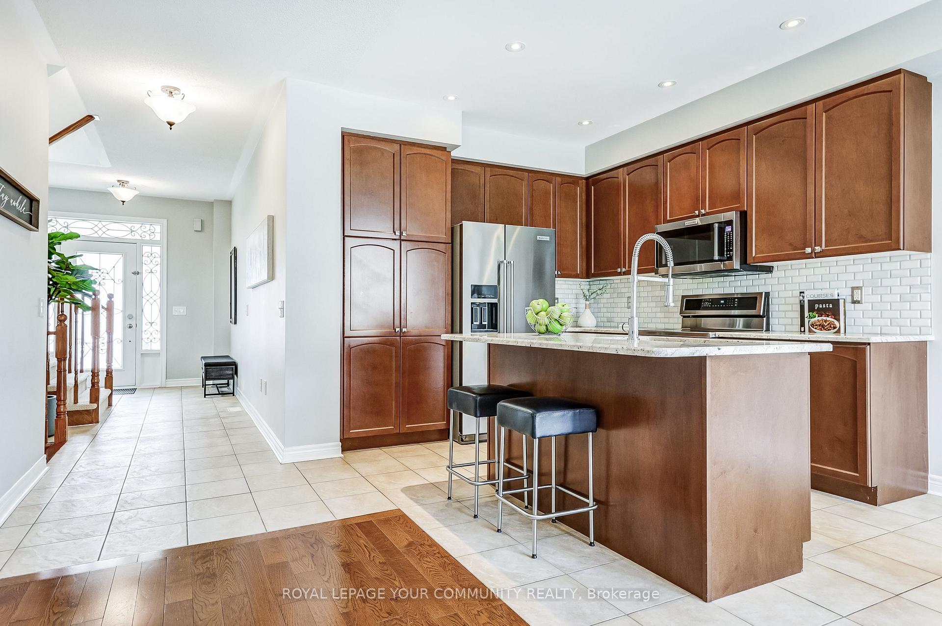 Photo 11 of 190 Harbourside Drive, Whitby, Port Whitby — HOMEH