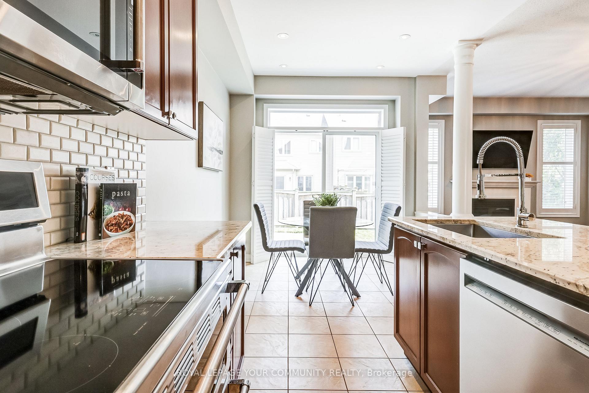 Photo 12 of 190 Harbourside Drive, Whitby, Port Whitby — HOMEH
