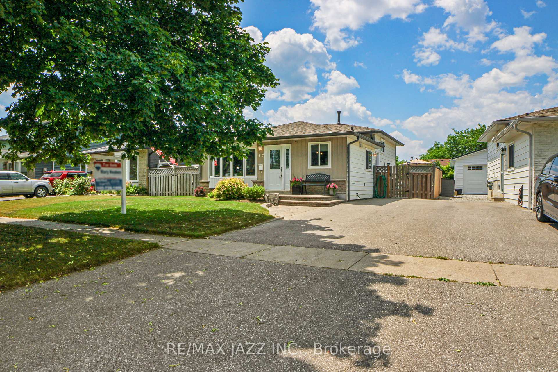 Photo 6 of 77 Swanston Crescent, Ajax, South West — HOMEH