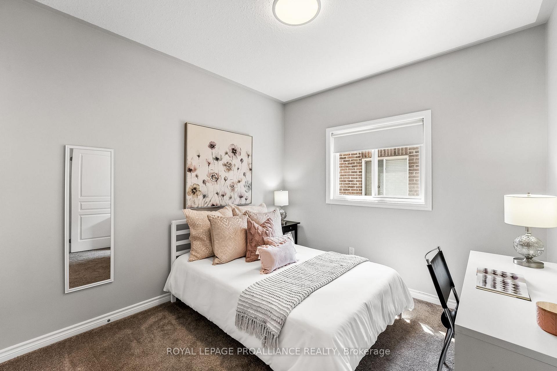 Photo 19 of 194 Fenning Drive, Clarington, Courtice — HOMEH