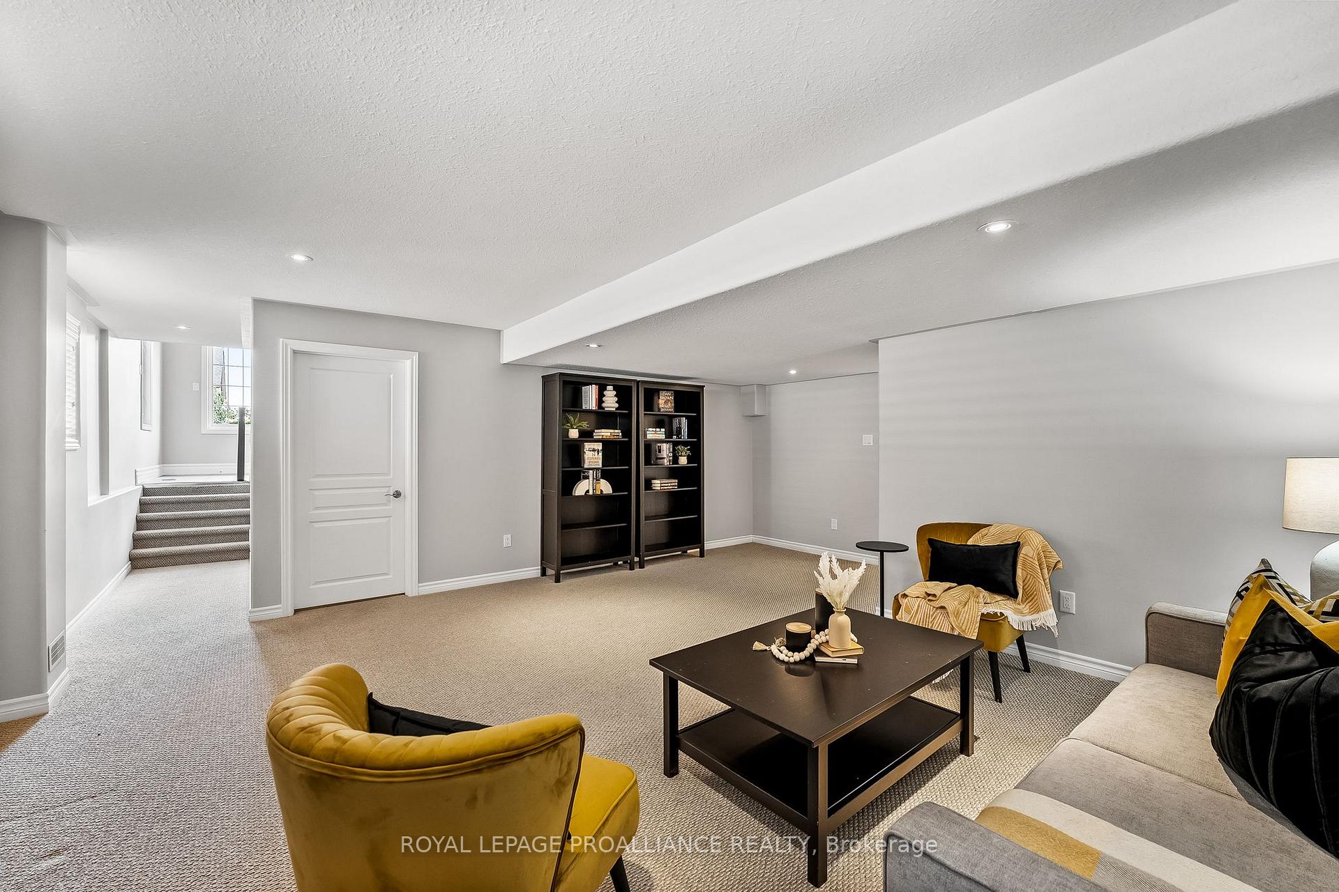 Photo 22 of 194 Fenning Drive, Clarington, Courtice — HOMEH