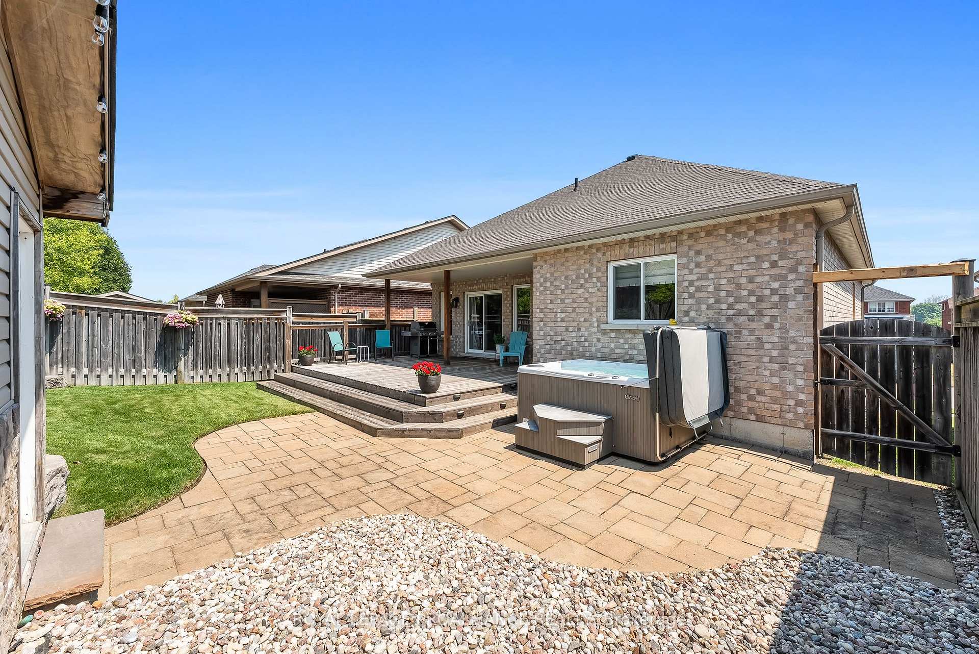 Photo 27 of 194 Fenning Drive, Clarington, Courtice — HOMEH