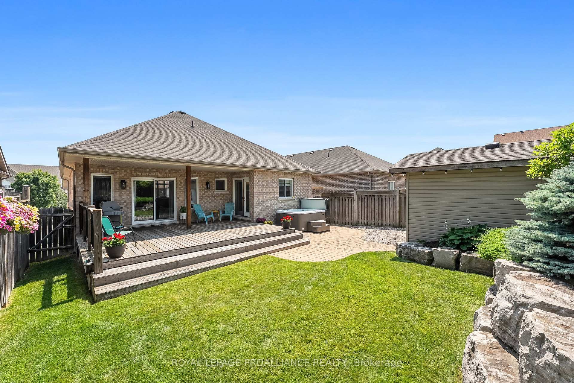 Photo 37 of 194 Fenning Drive, Clarington, Courtice — HOMEH
