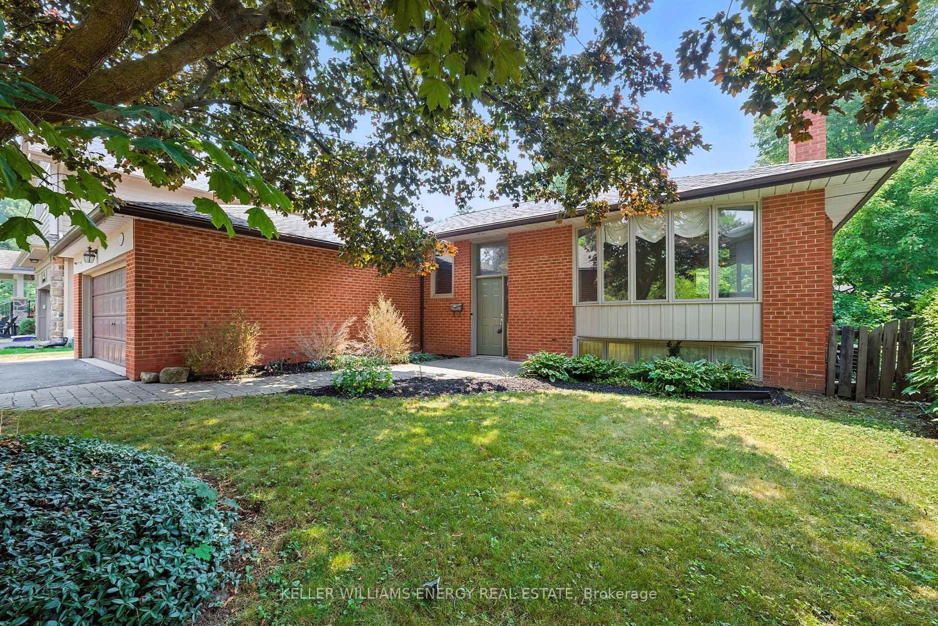 Photo 6 of 63 Regency Square, Scarborough, Guildwood — HOMEH