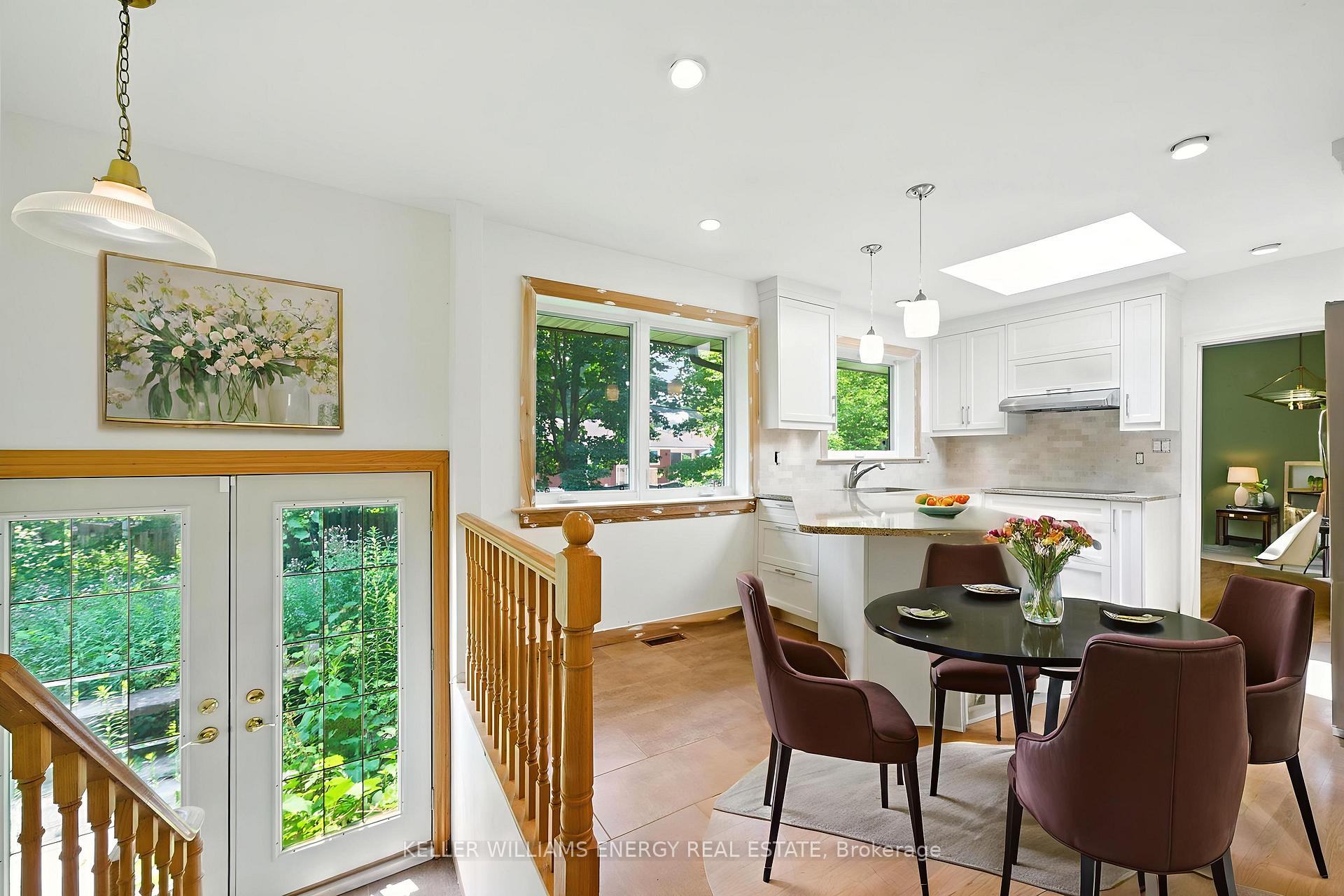 Photo 5 of 63 Regency Square, Scarborough, Guildwood — HOMEH