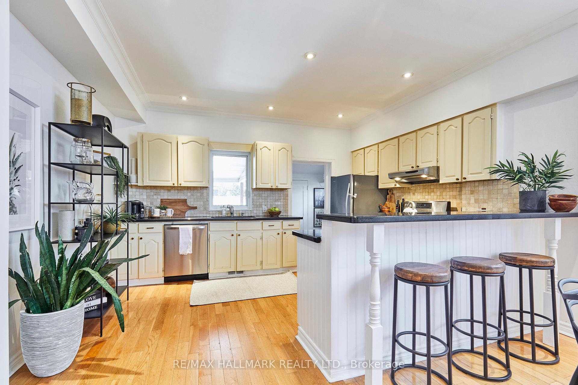 Photo 14 of 70 Wolverleigh Boulevard, Toronto, Danforth — HOMEH