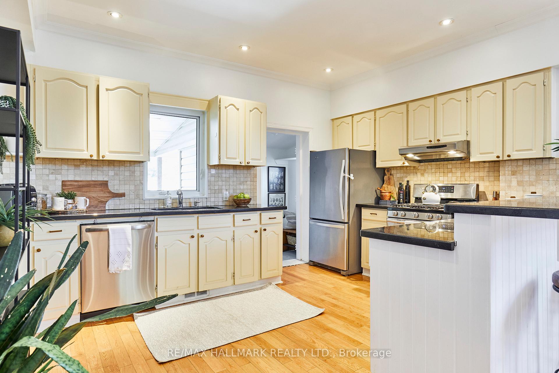 Photo 25 of 70 Wolverleigh Boulevard, Toronto, Danforth — HOMEH