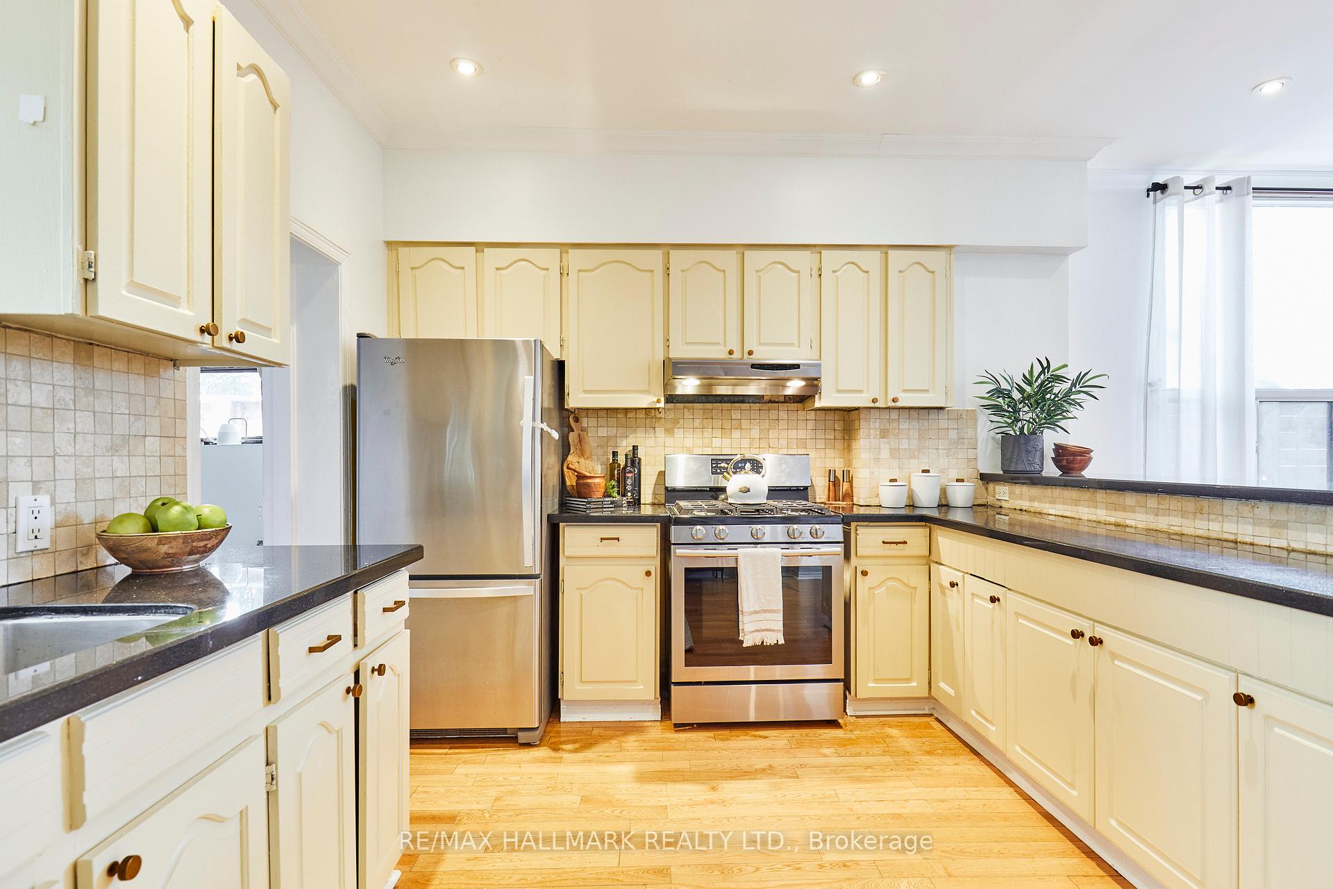 Photo 22 of 70 Wolverleigh Boulevard, Toronto, Danforth — HOMEH