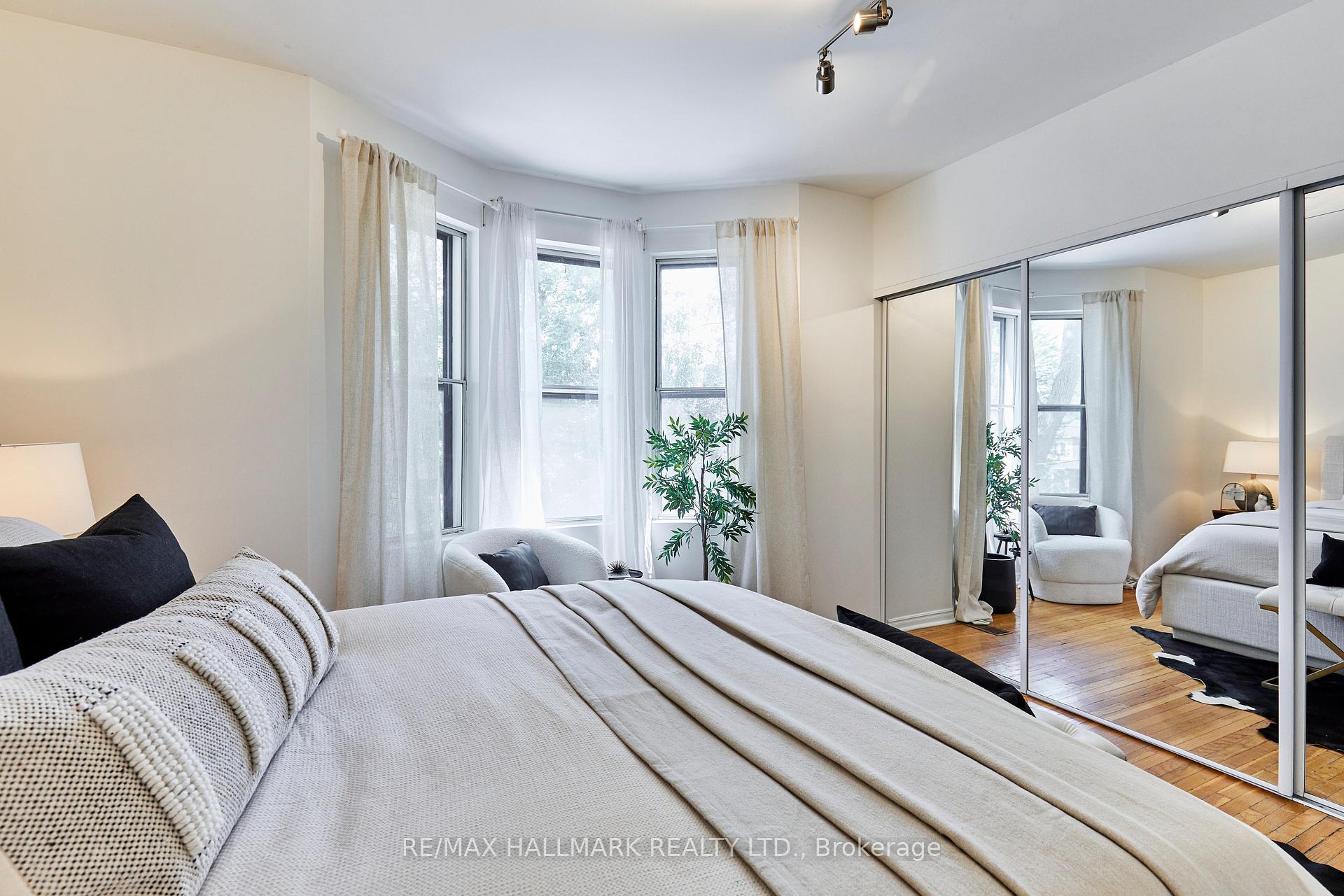Photo 9 of 70 Wolverleigh Boulevard, Toronto, Danforth — HOMEH