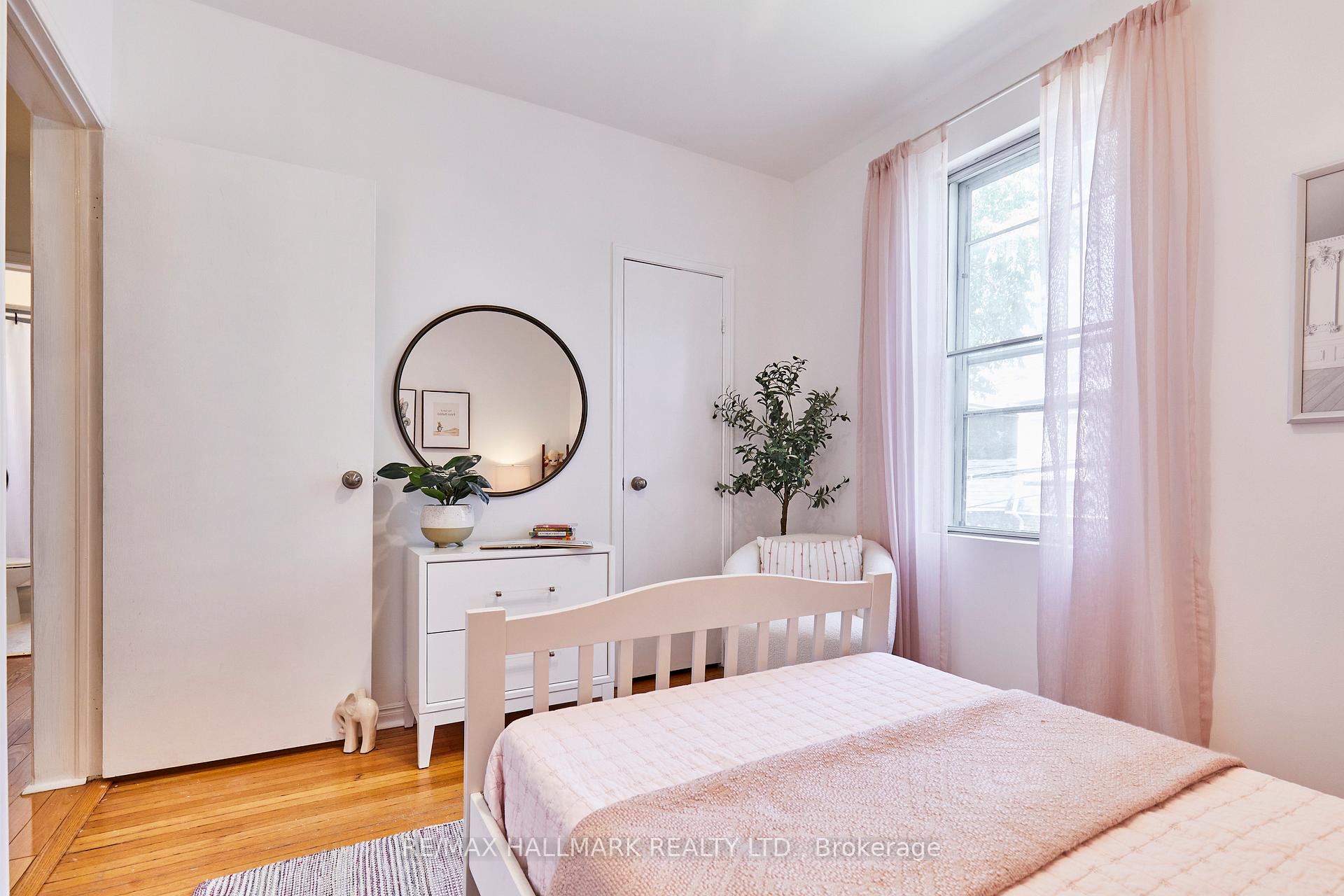 Photo 11 of 70 Wolverleigh Boulevard, Toronto, Danforth — HOMEH