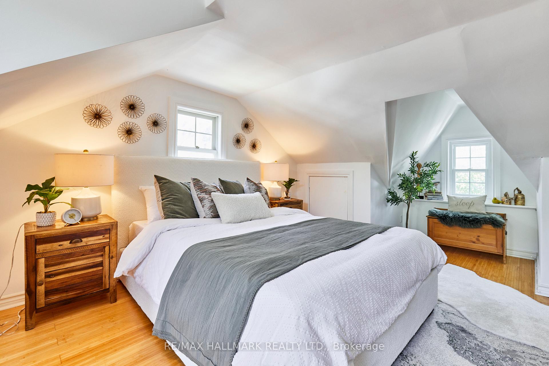 Photo 33 of 70 Wolverleigh Boulevard, Toronto, Danforth — HOMEH