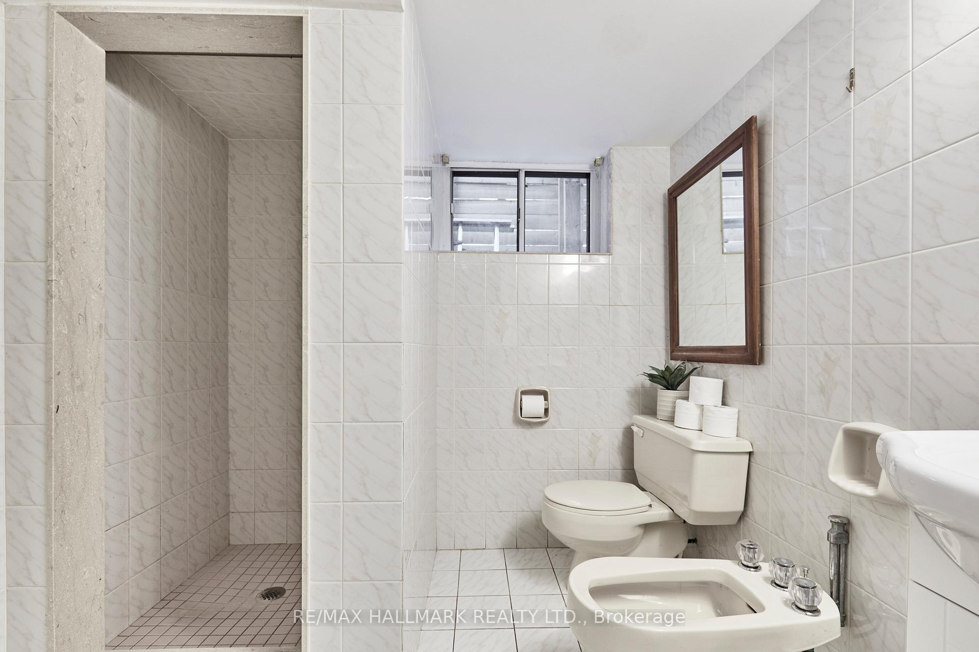 Photo 34 of 70 Wolverleigh Boulevard, Toronto, Danforth — HOMEH