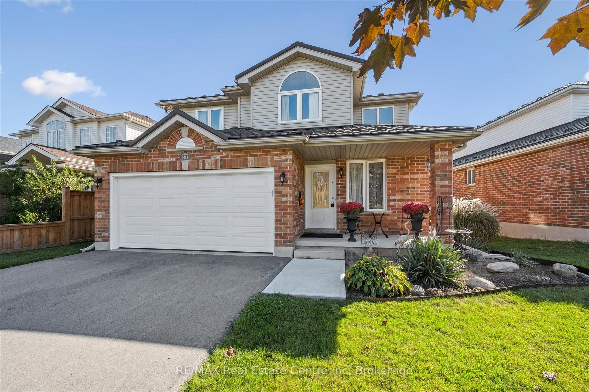 Photo 2 of 80 Clairfields Drive W, Guelph, Clairfields/Hanlon Business Park — HOMEH