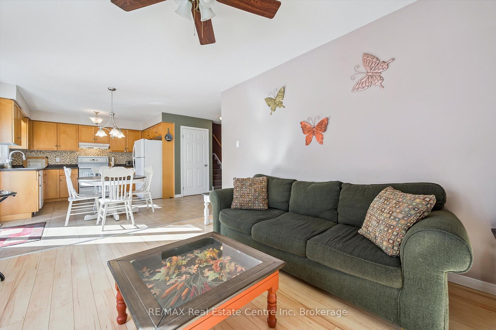Photo 10 of 80 Clairfields Drive W, Guelph, Clairfields/Hanlon Business Park — HOMEH