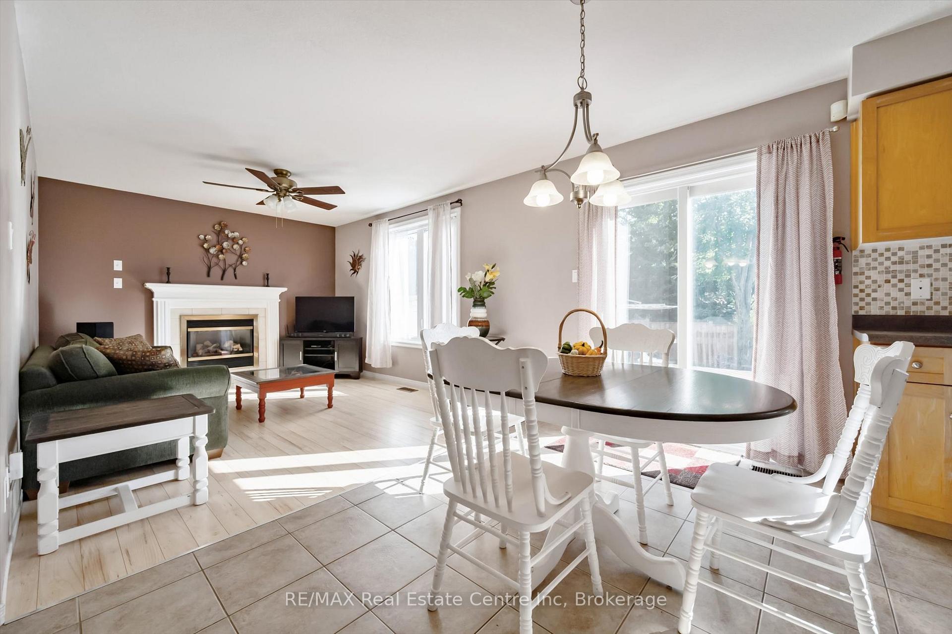 Photo 16 of 80 Clairfields Drive W, Guelph, Clairfields/Hanlon Business Park — HOMEH
