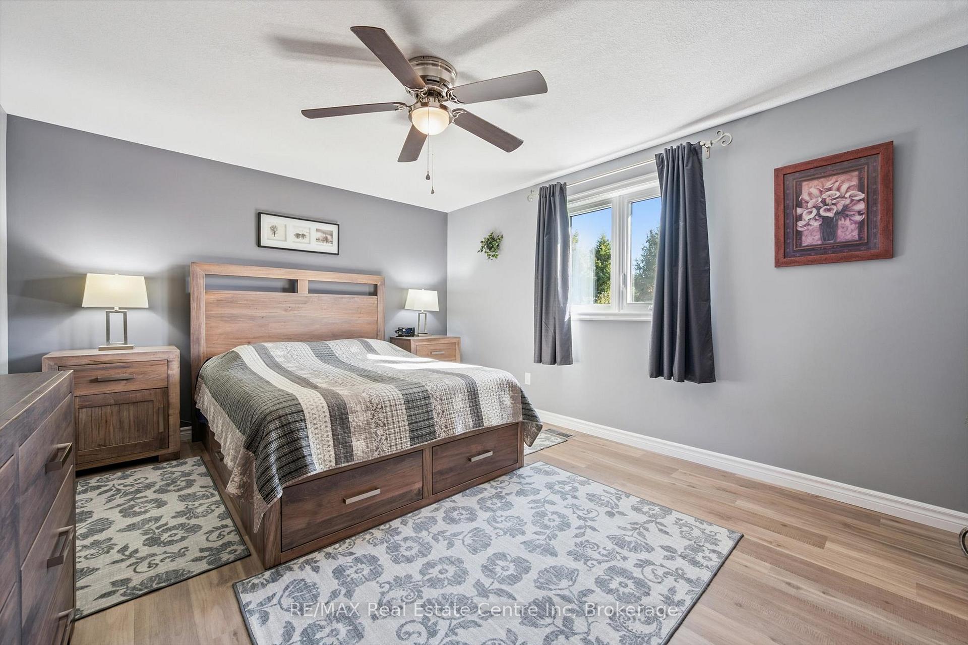 Photo 20 of 80 Clairfields Drive W, Guelph, Clairfields/Hanlon Business Park — HOMEH