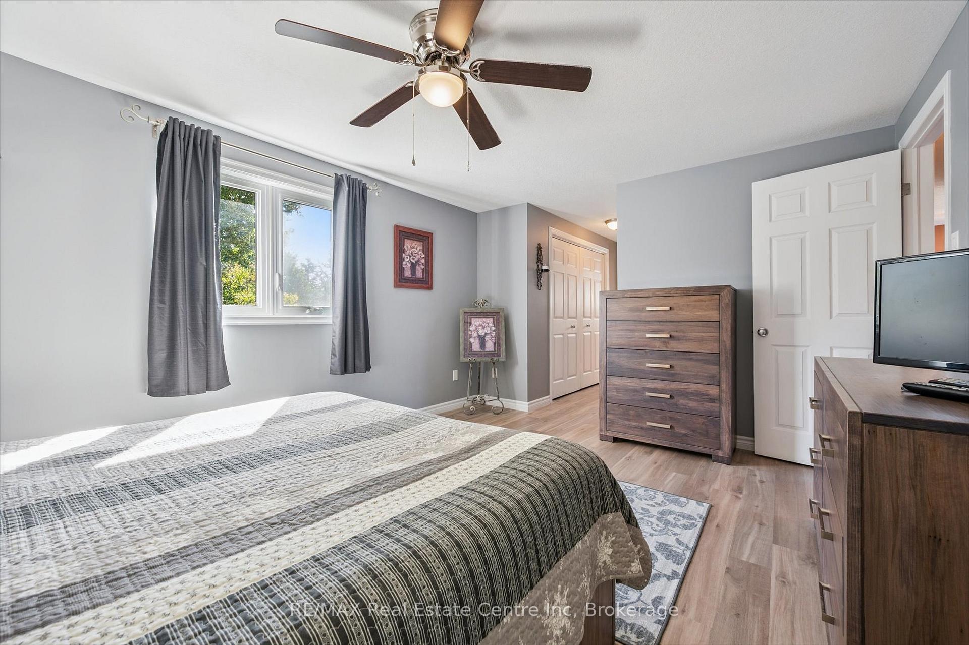 Photo 21 of 80 Clairfields Drive W, Guelph, Clairfields/Hanlon Business Park — HOMEH