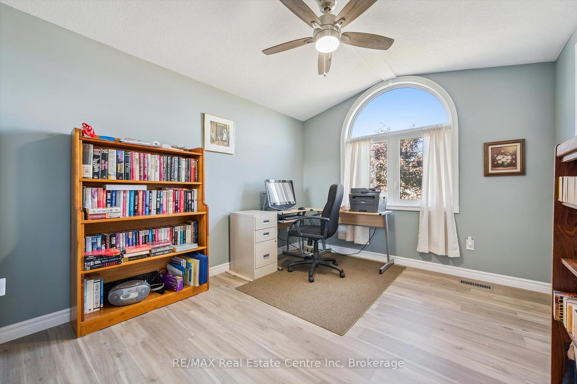 Photo 24 of 80 Clairfields Drive W, Guelph, Clairfields/Hanlon Business Park — HOMEH