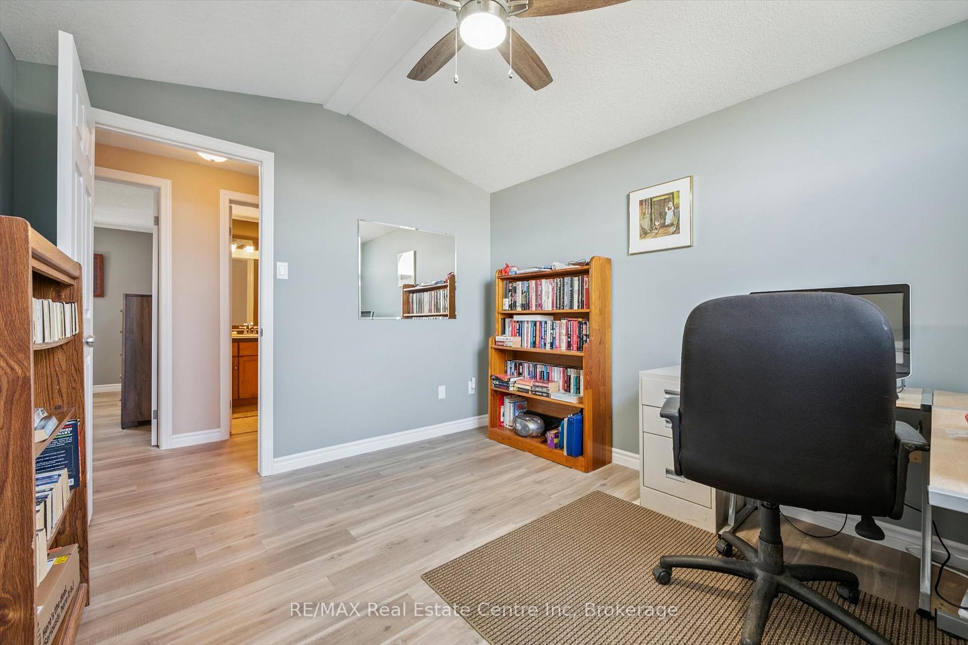 Photo 25 of 80 Clairfields Drive W, Guelph, Clairfields/Hanlon Business Park — HOMEH