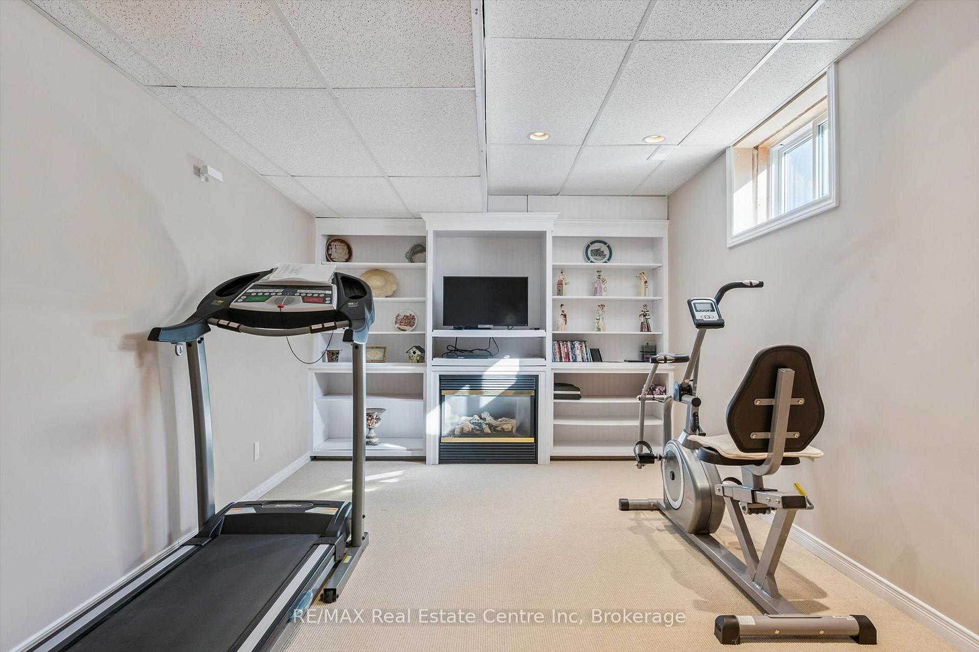 Photo 30 of 80 Clairfields Drive W, Guelph, Clairfields/Hanlon Business Park — HOMEH