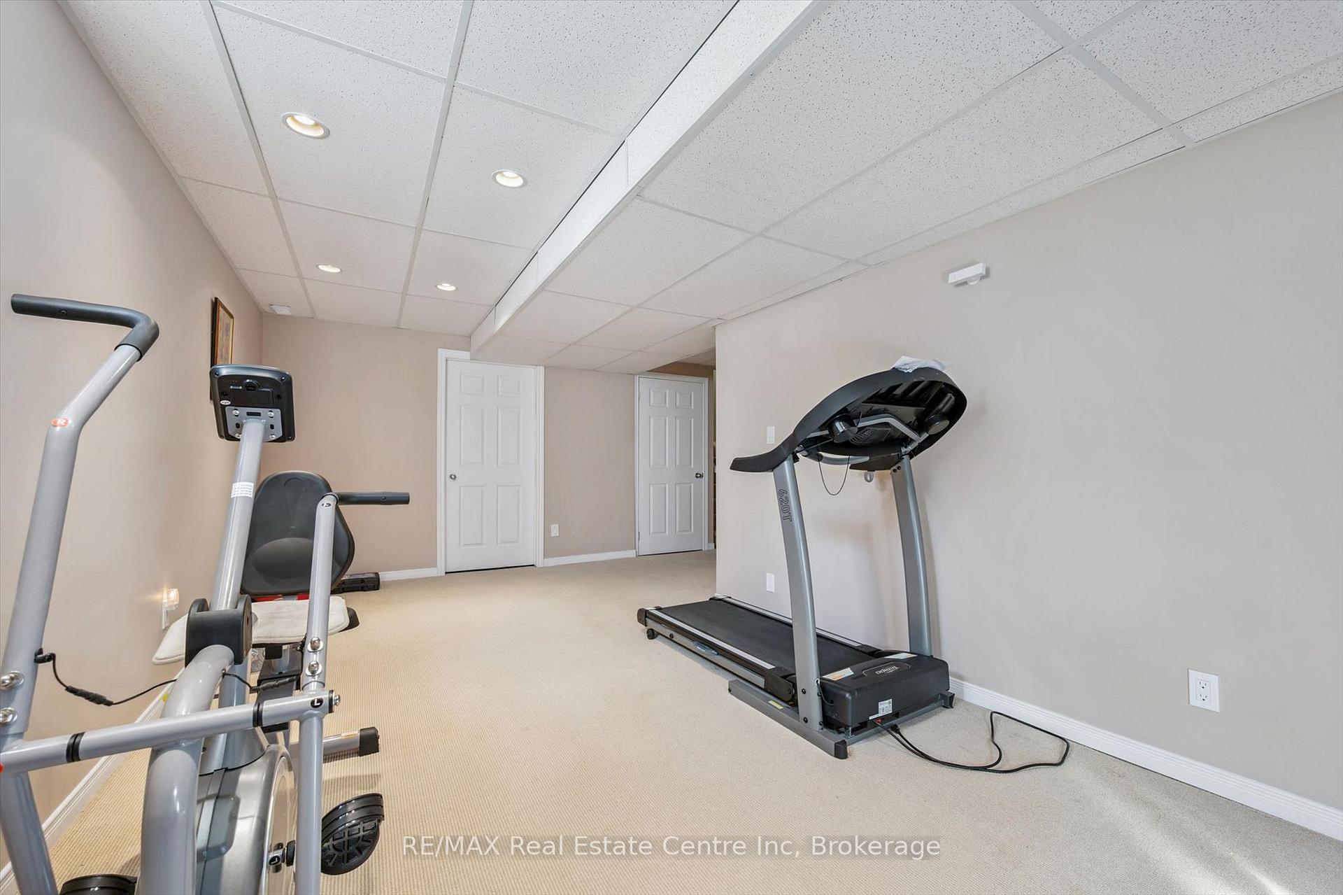 Photo 31 of 80 Clairfields Drive W, Guelph, Clairfields/Hanlon Business Park — HOMEH